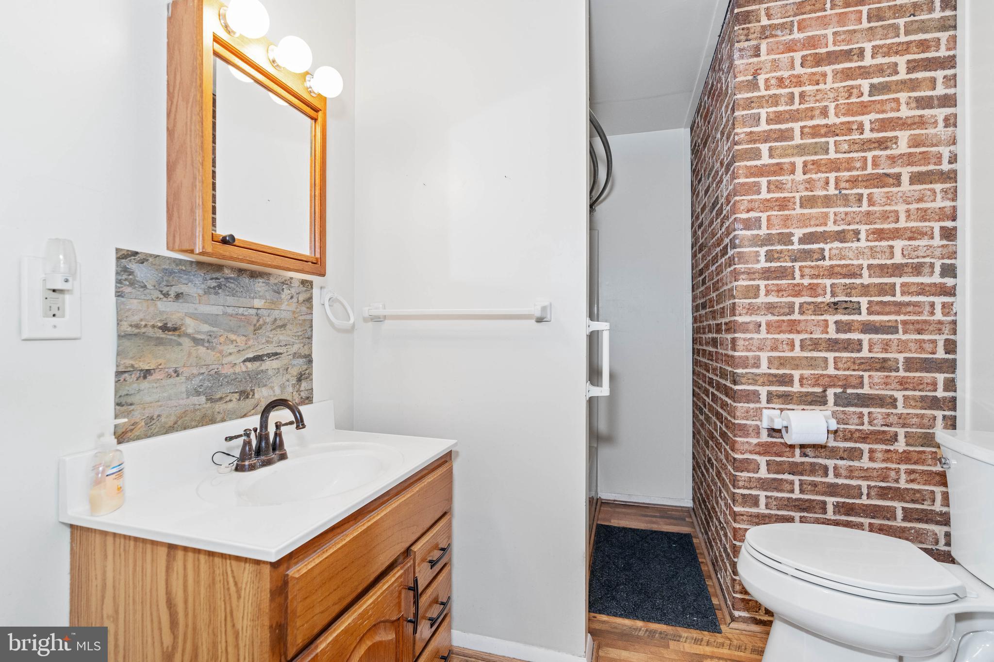 COURT HOUSE COVE - Residential