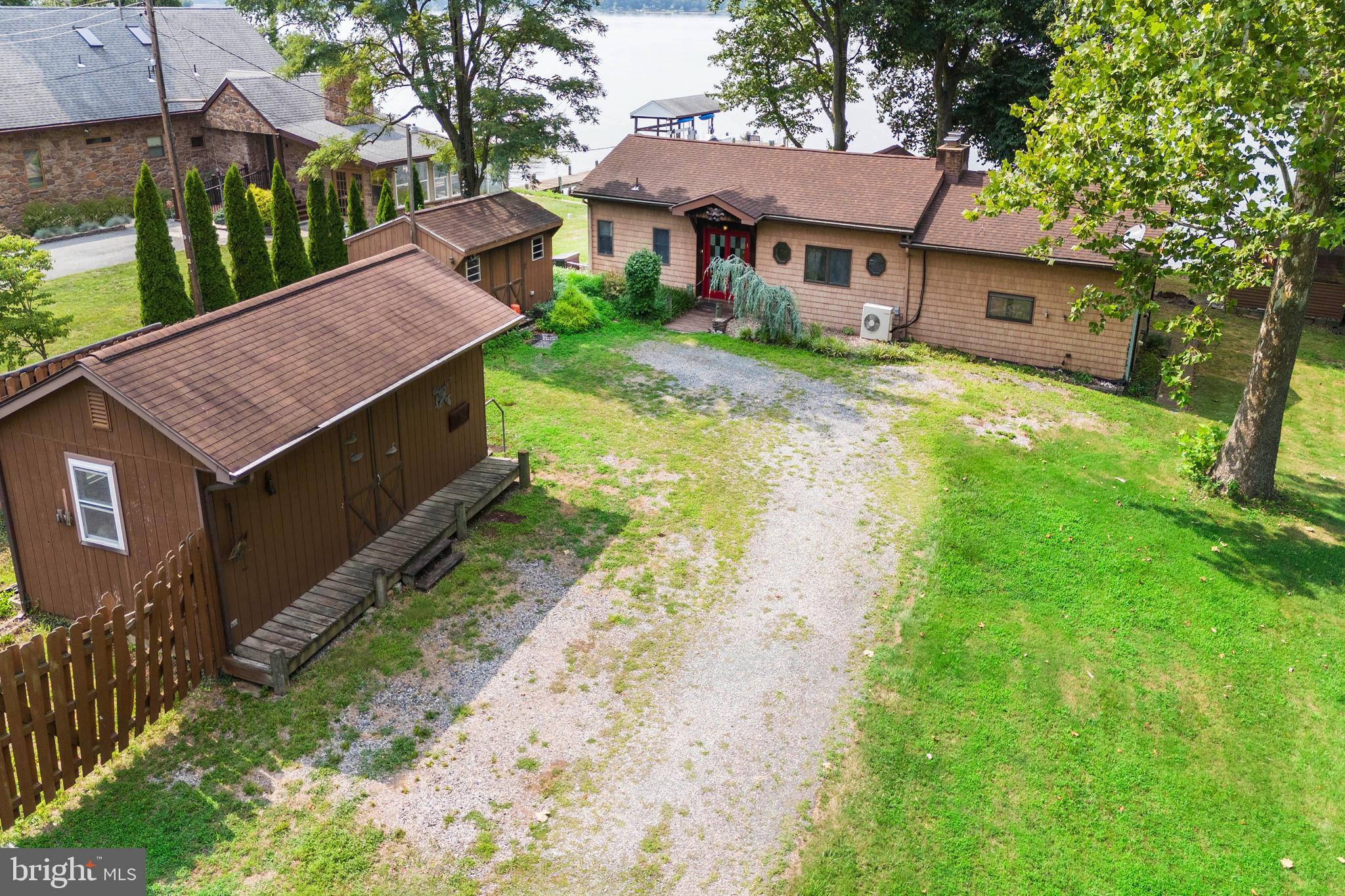 COURT HOUSE COVE - Residential