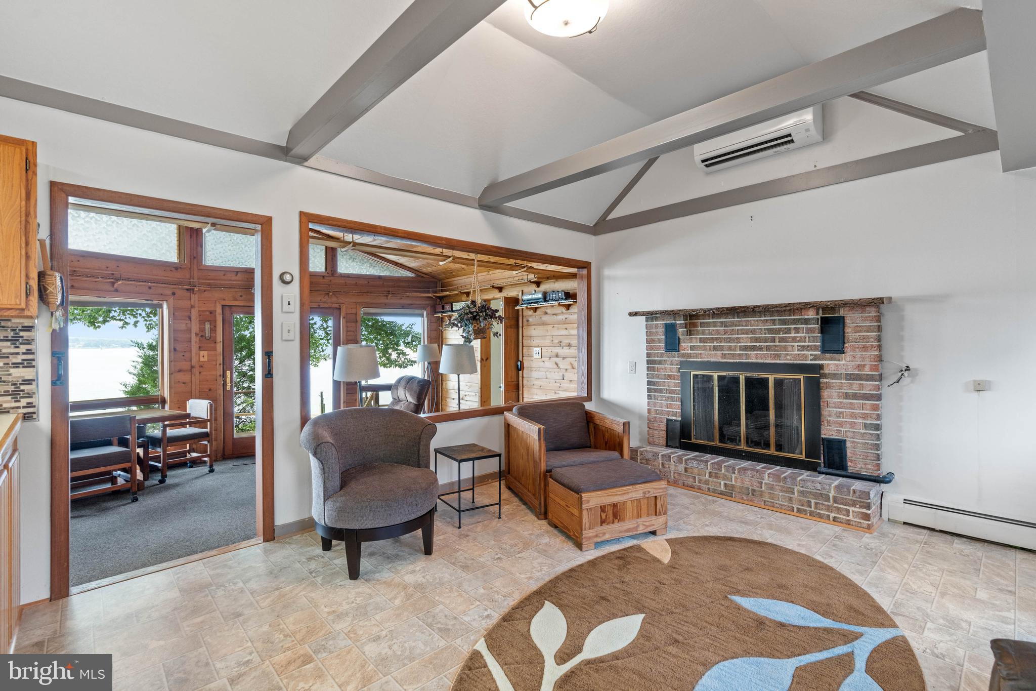 COURT HOUSE COVE - Residential