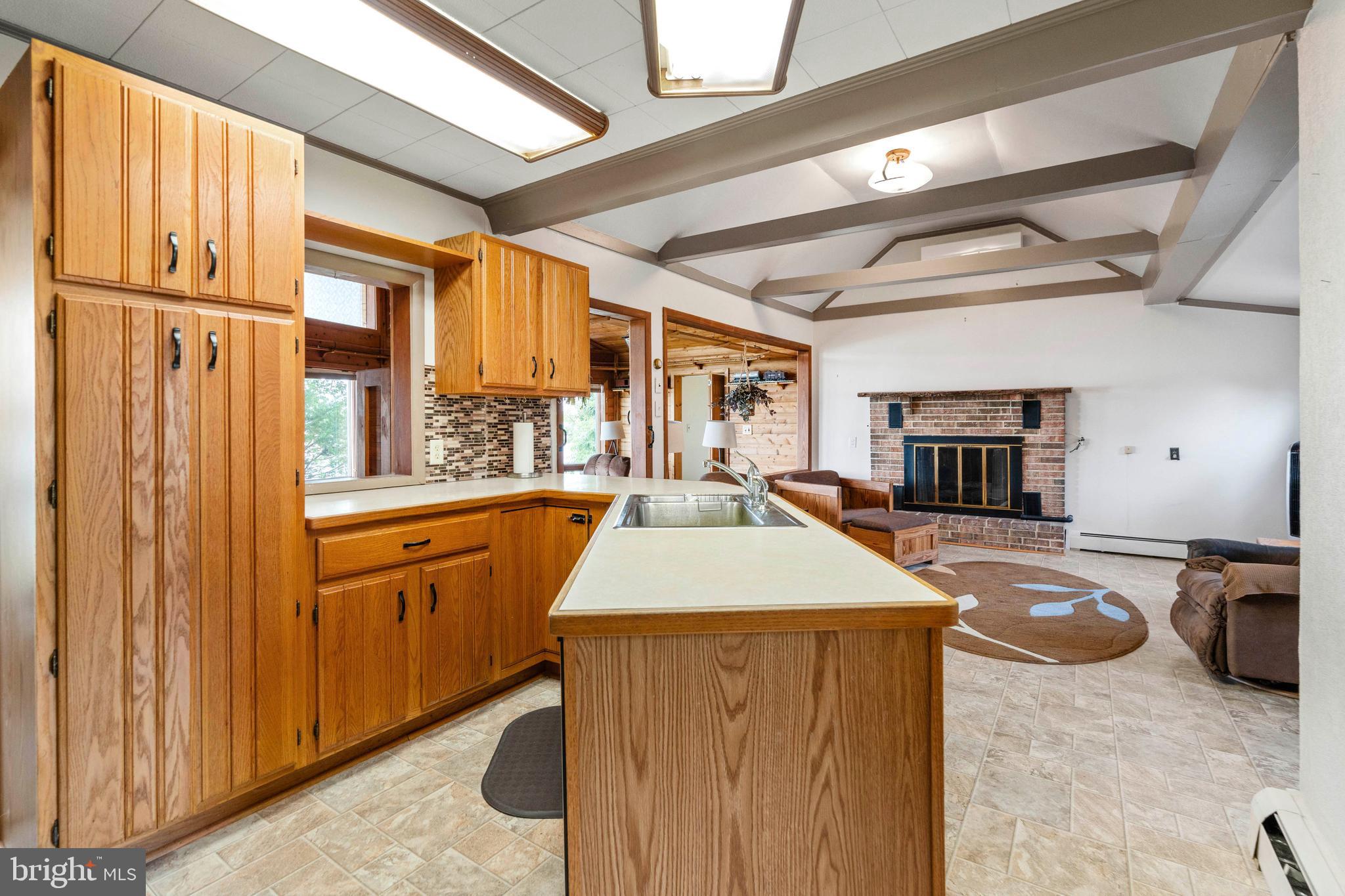 COURT HOUSE COVE - Residential