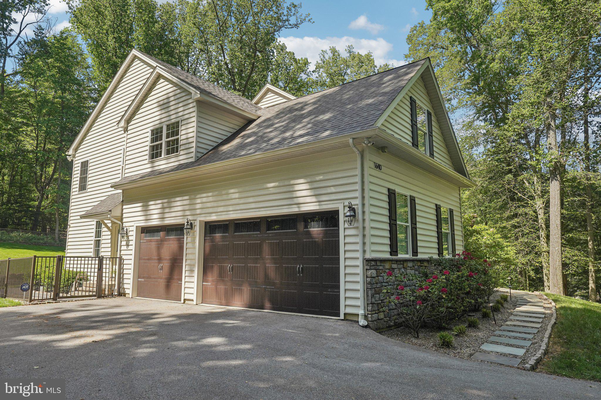1640 MANLEY ROAD