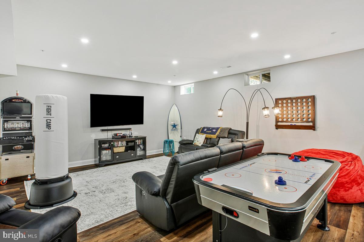 CHAPEL VILLAGE - Residential