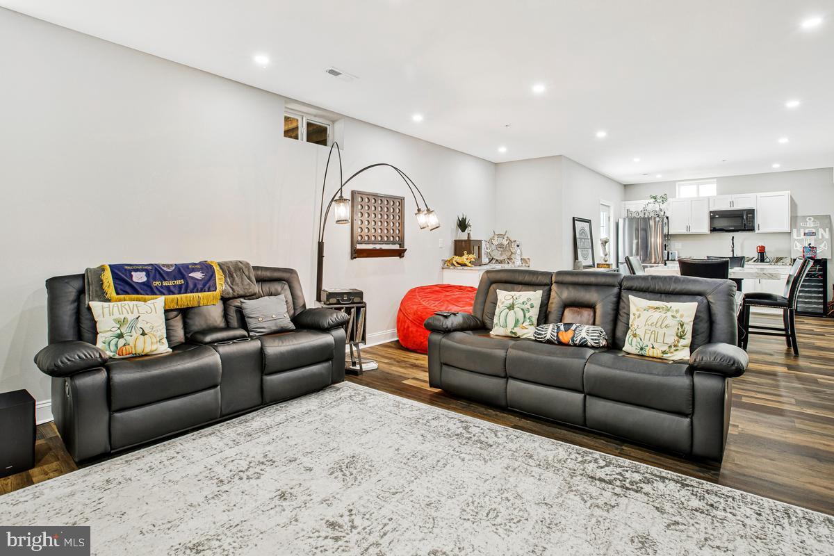 CHAPEL VILLAGE - Residential