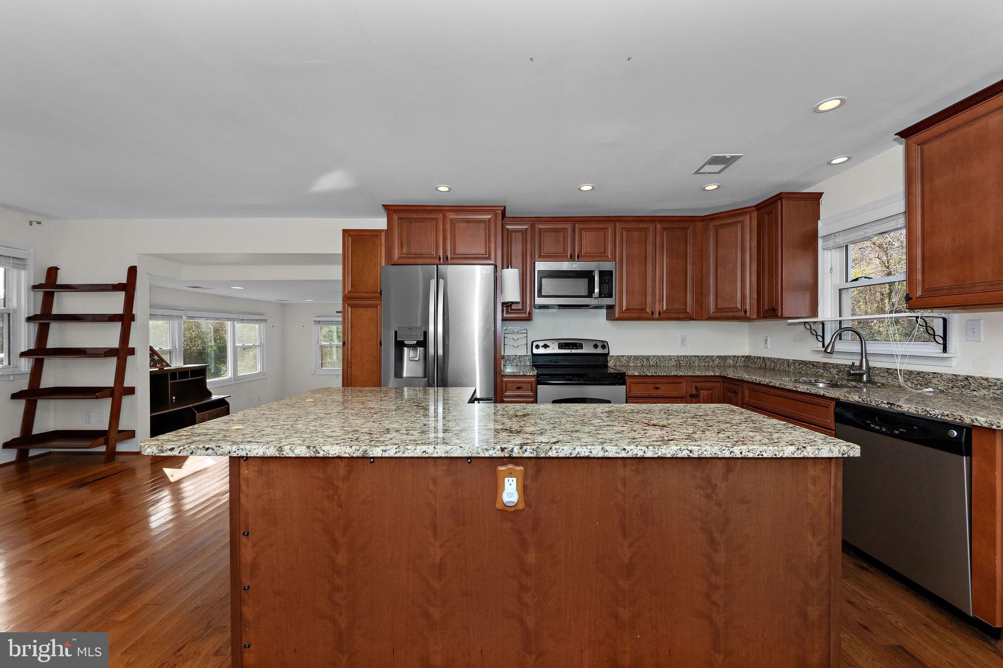 HOLLY HILL HARBOR - Residential