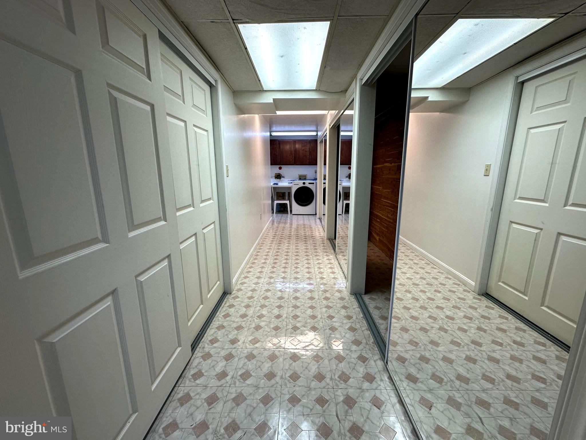 WILLIAMSBURG GARDENS - Residential Lease