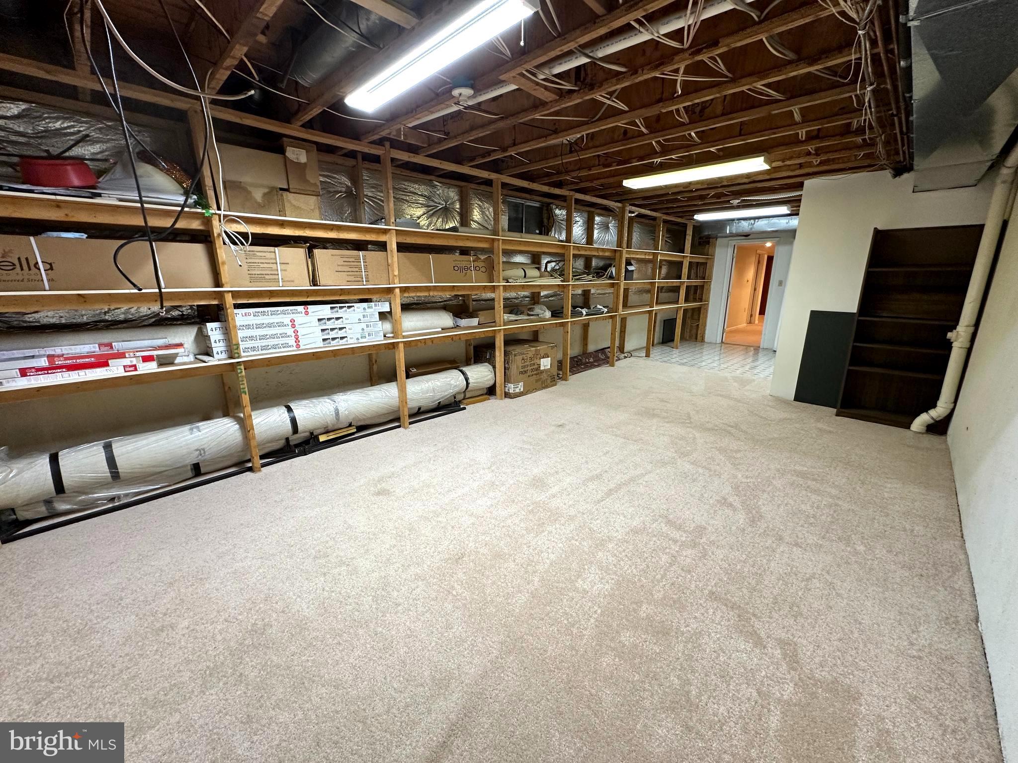 WILLIAMSBURG GARDENS - Residential Lease