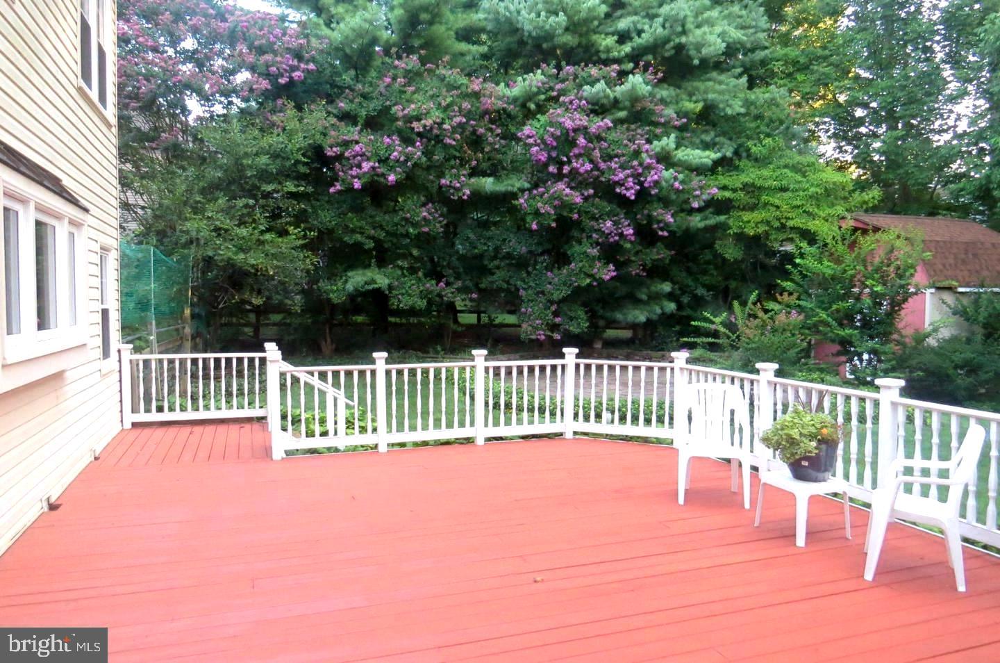 WILLIAMSBURG GARDENS - Residential Lease