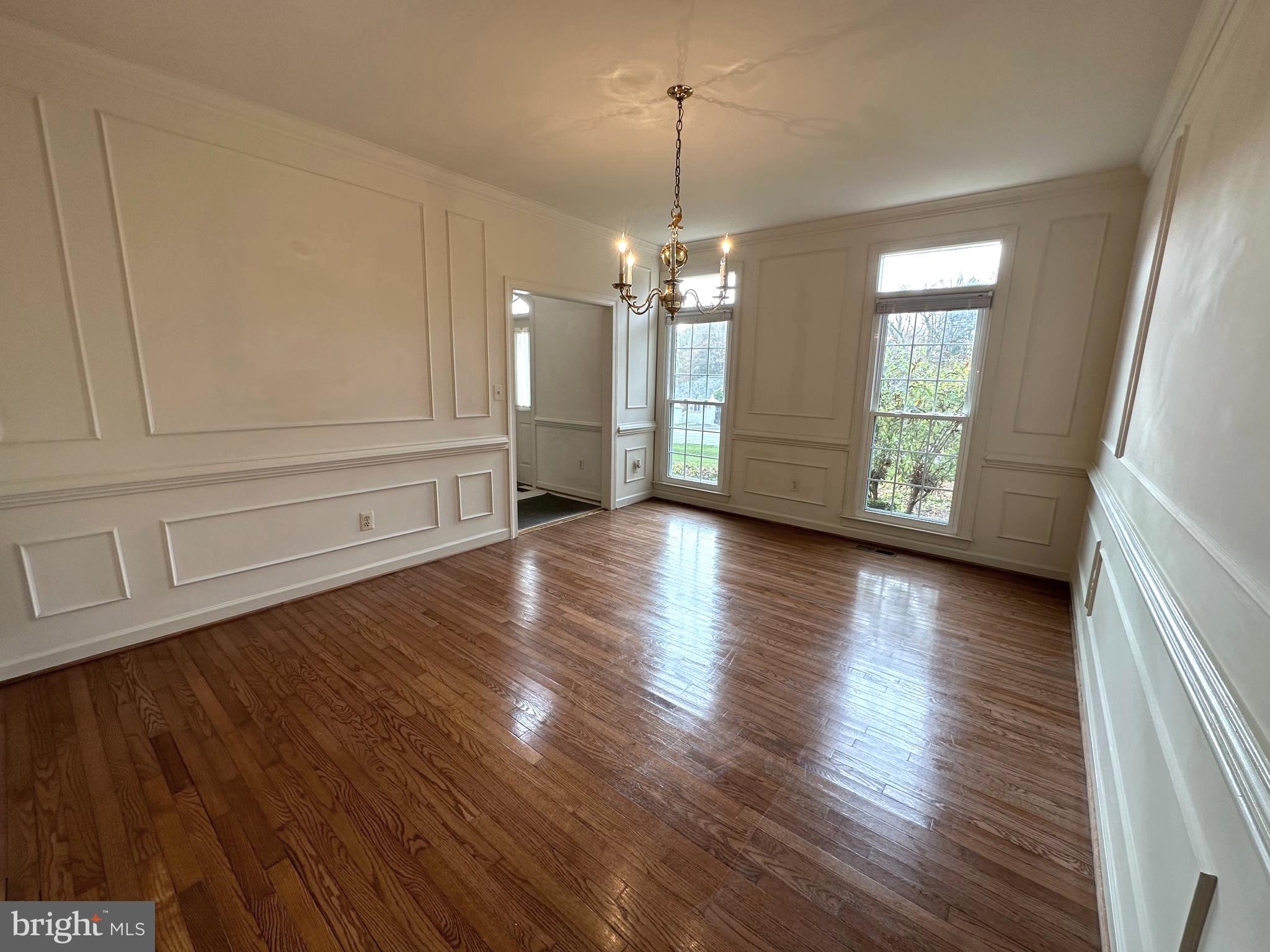 WILLIAMSBURG GARDENS - Residential Lease