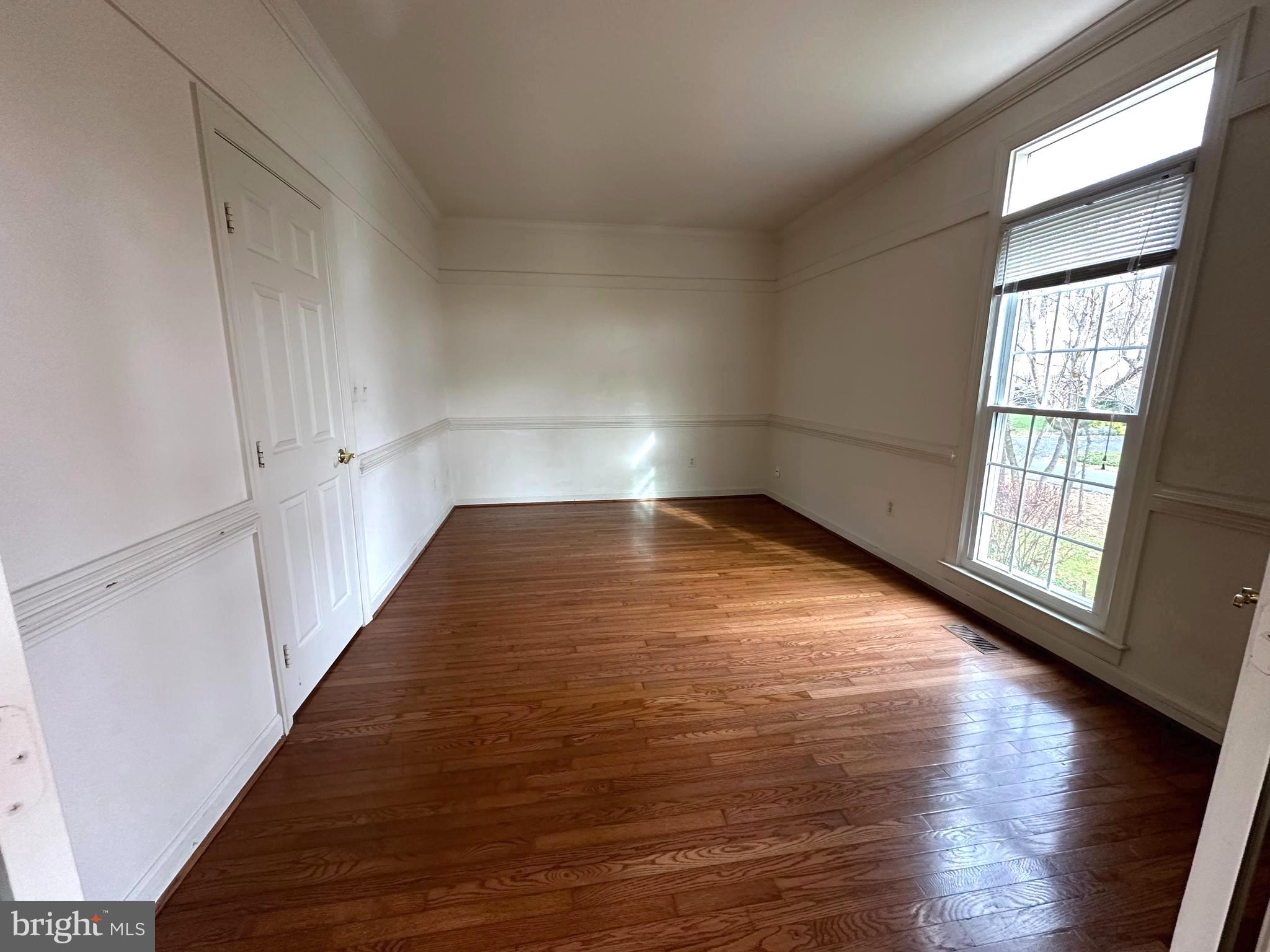 WILLIAMSBURG GARDENS - Residential Lease