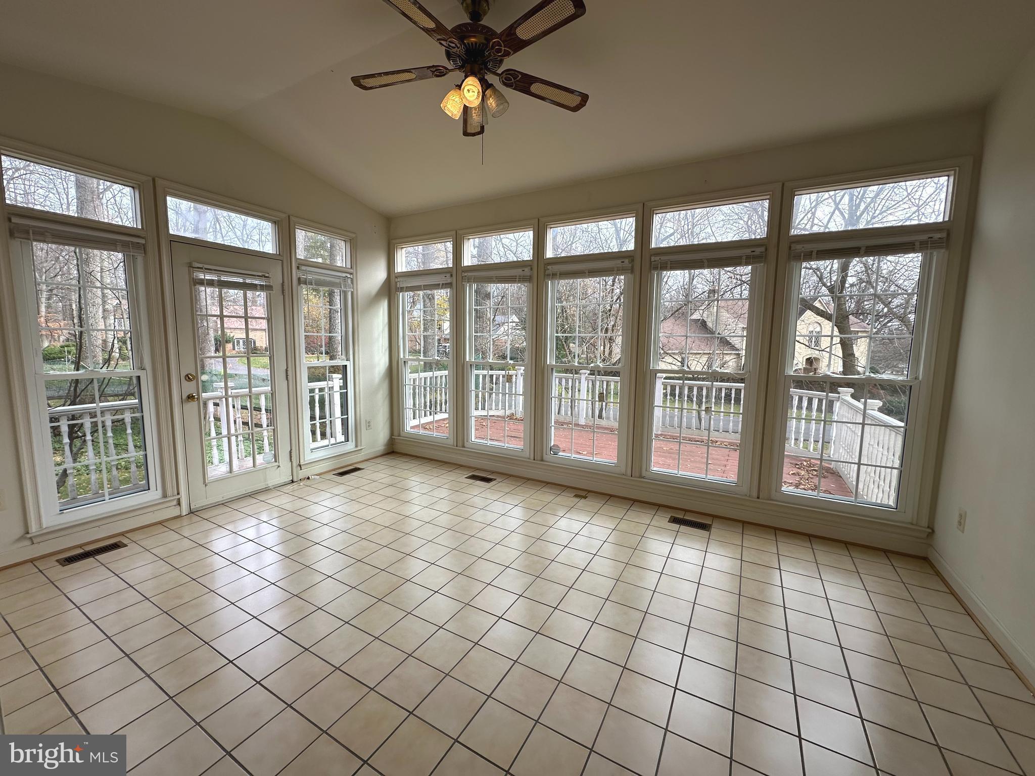 WILLIAMSBURG GARDENS - Residential Lease