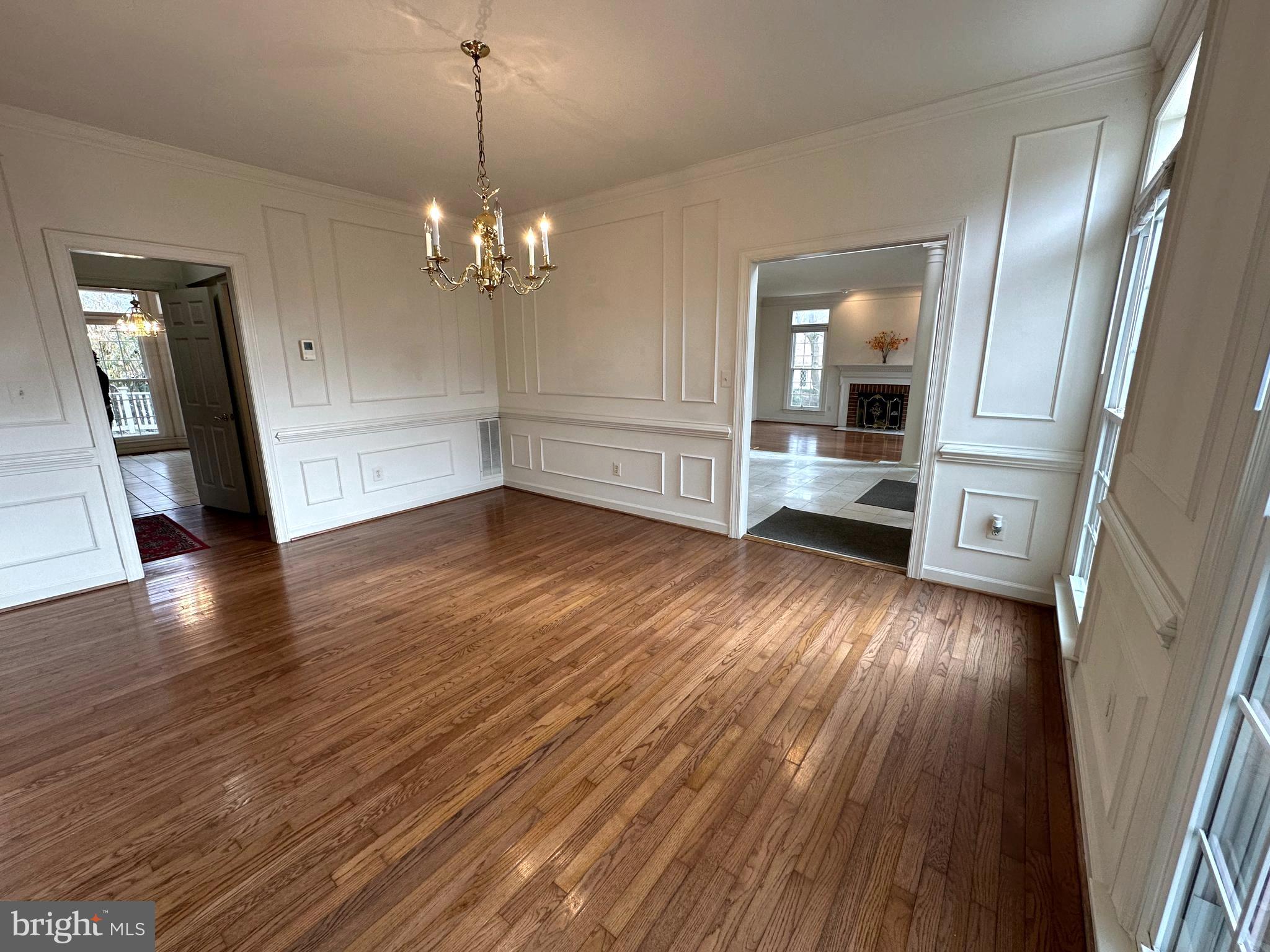 WILLIAMSBURG GARDENS - Residential Lease