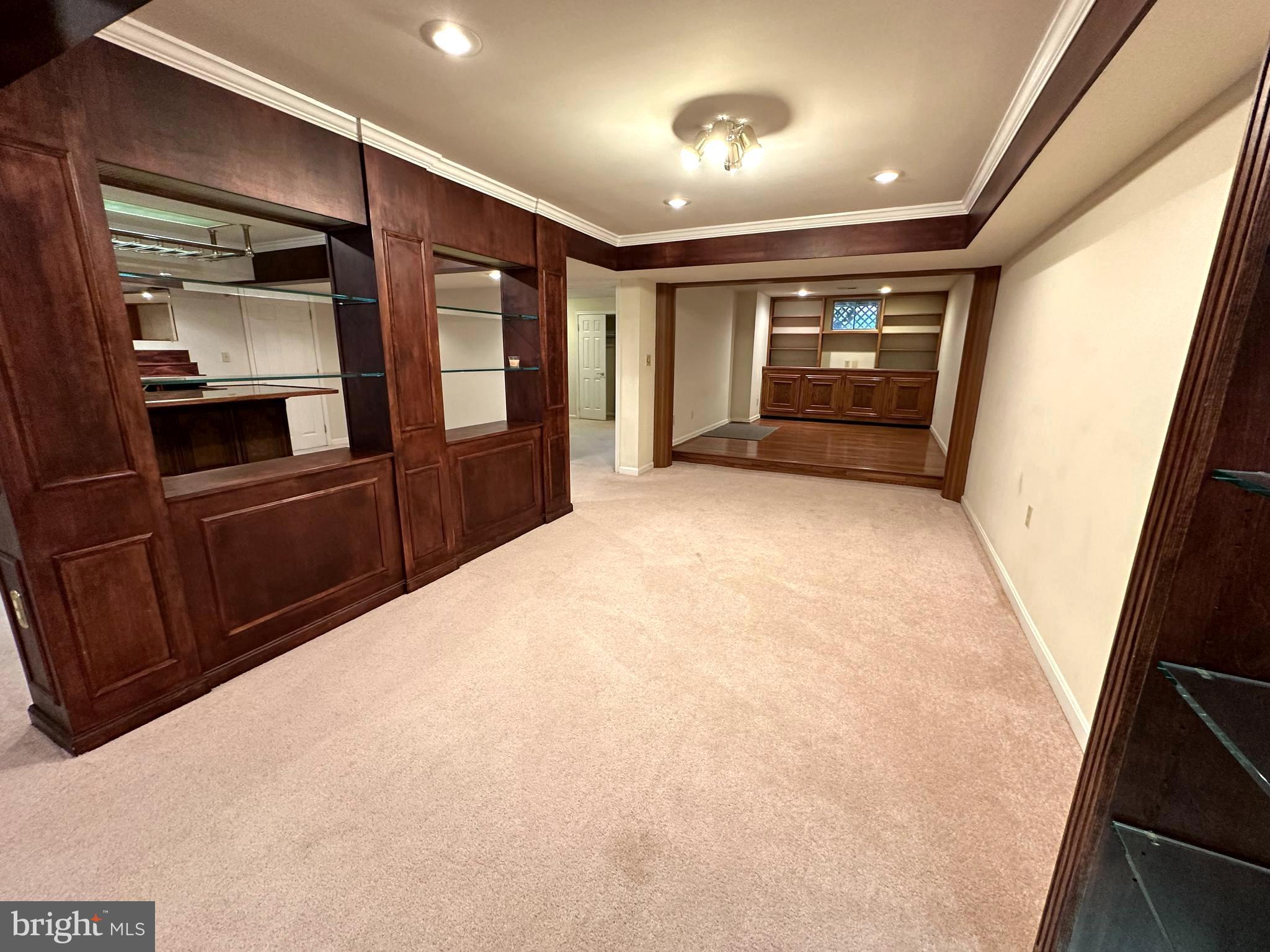 WILLIAMSBURG GARDENS - Residential Lease