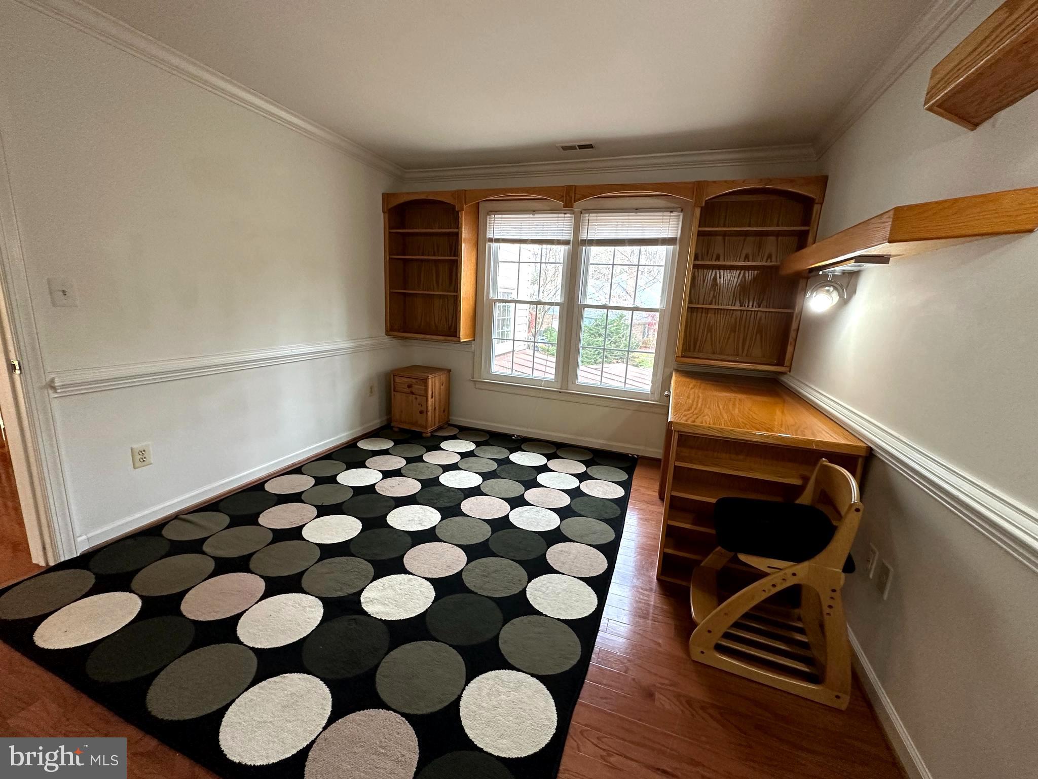 WILLIAMSBURG GARDENS - Residential Lease