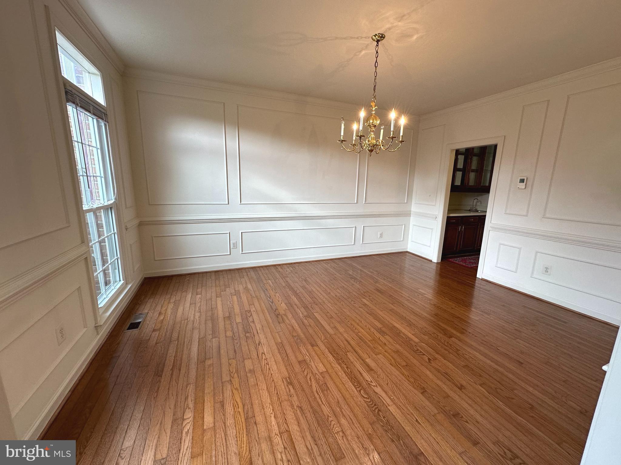 WILLIAMSBURG GARDENS - Residential Lease