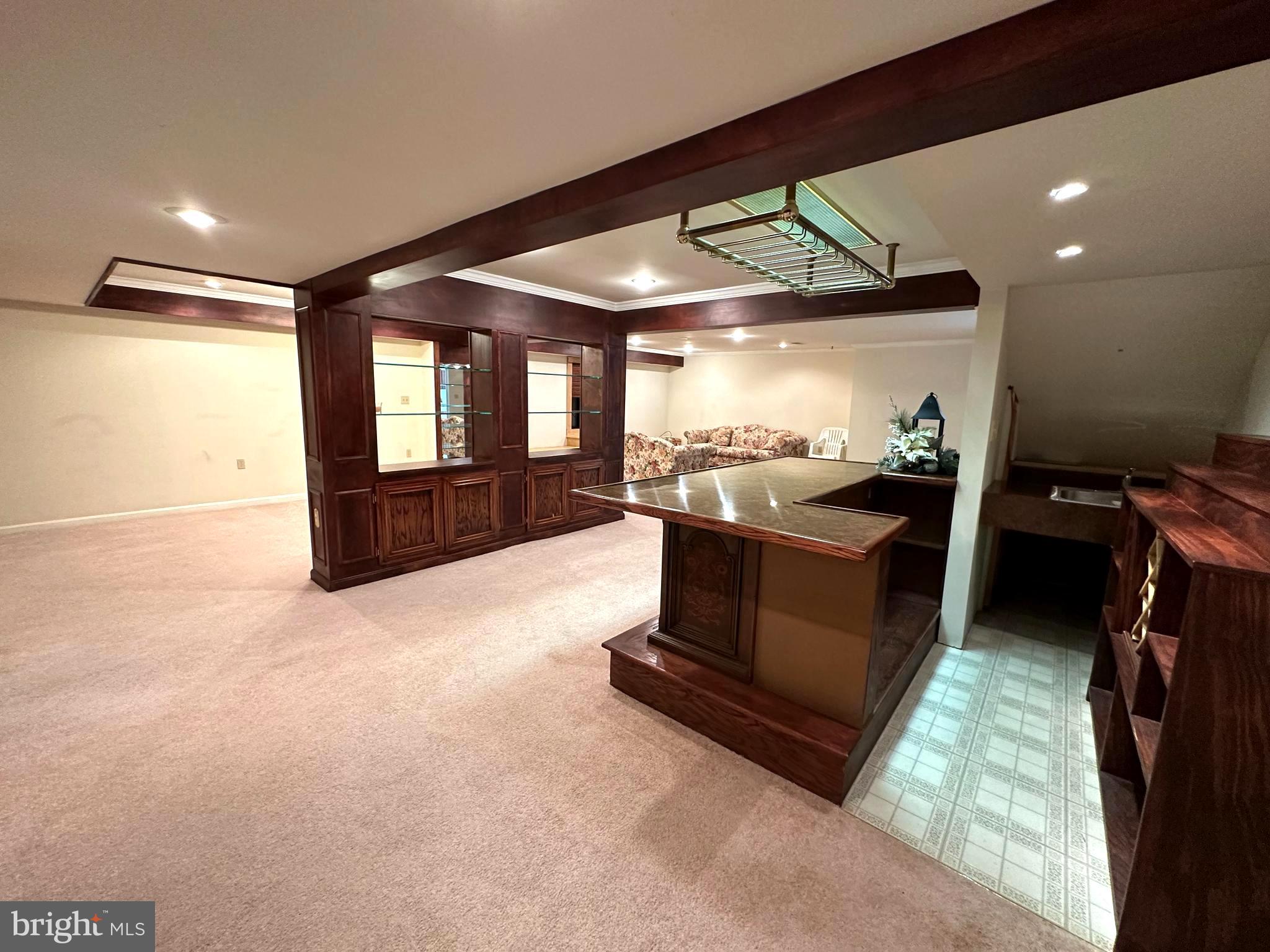 WILLIAMSBURG GARDENS - Residential Lease