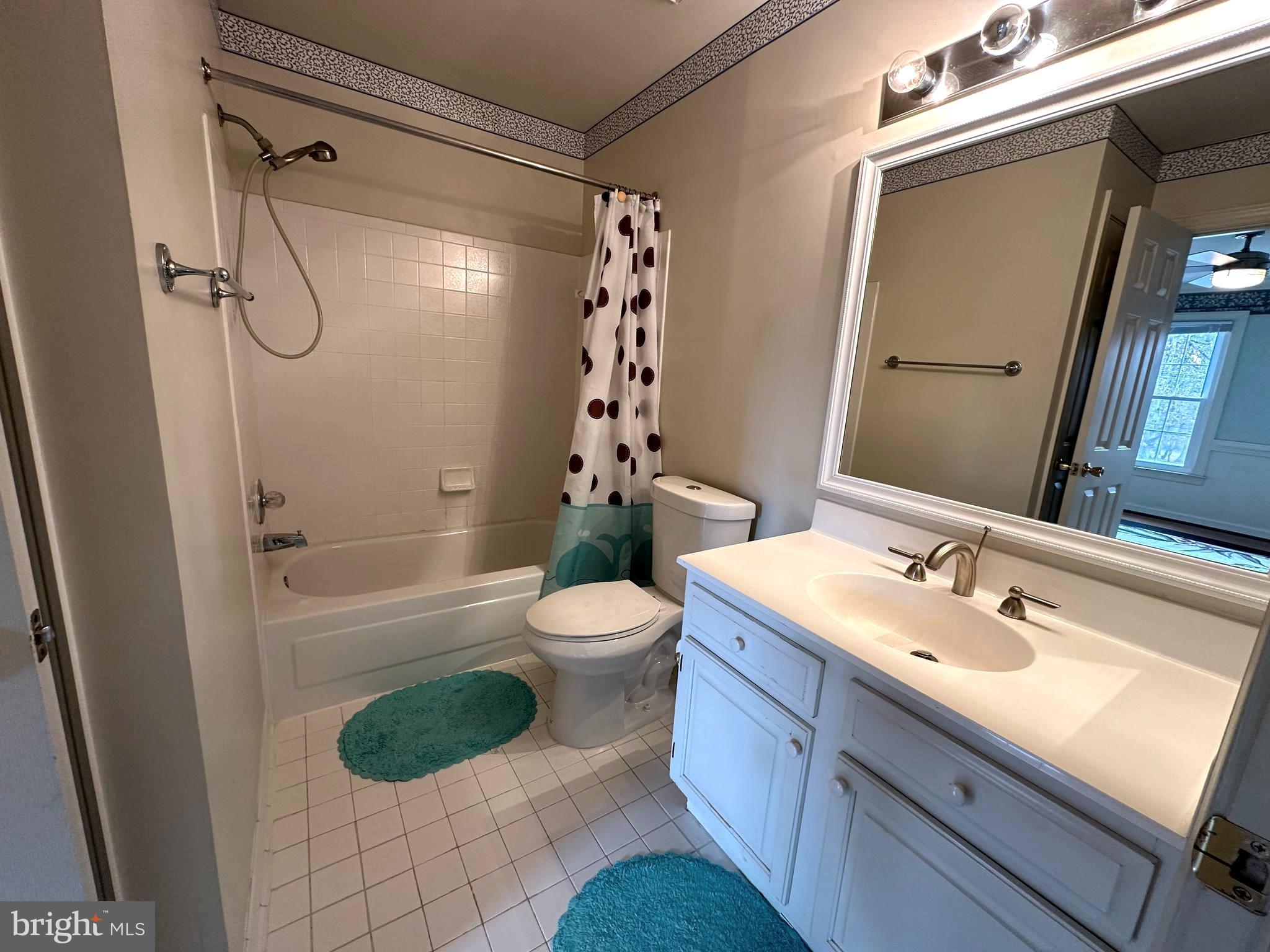 WILLIAMSBURG GARDENS - Residential Lease