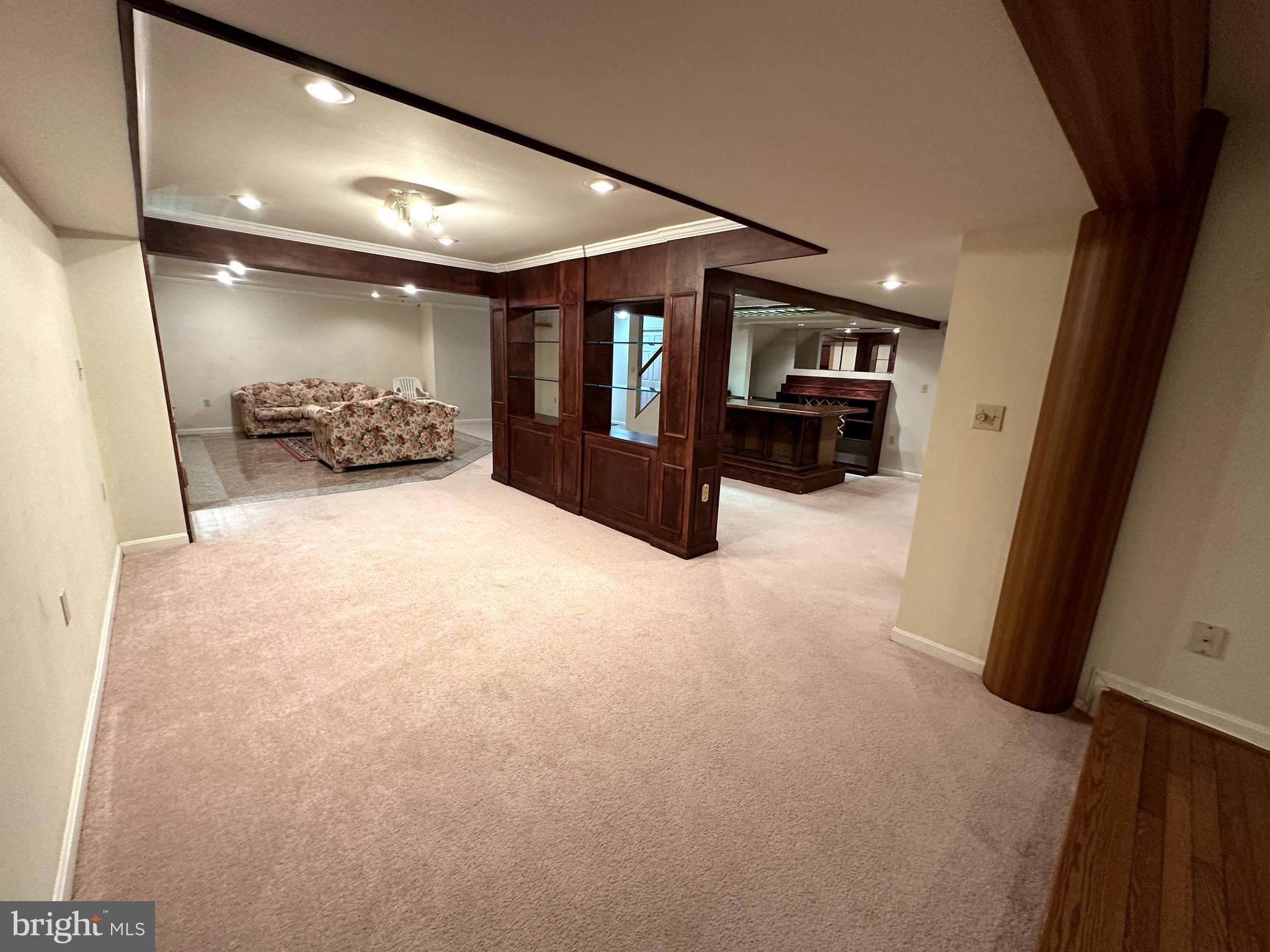 WILLIAMSBURG GARDENS - Residential Lease