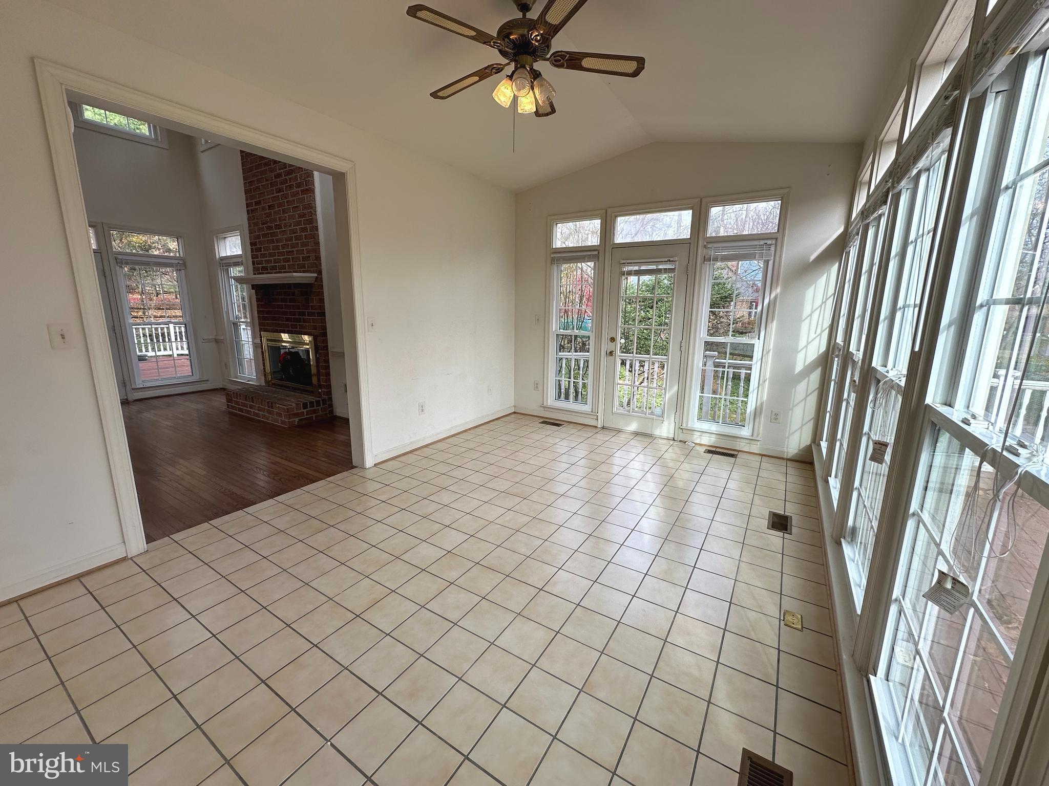 WILLIAMSBURG GARDENS - Residential Lease