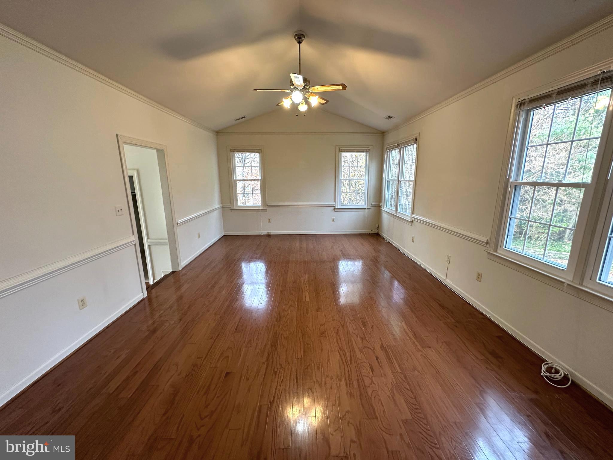 WILLIAMSBURG GARDENS - Residential Lease