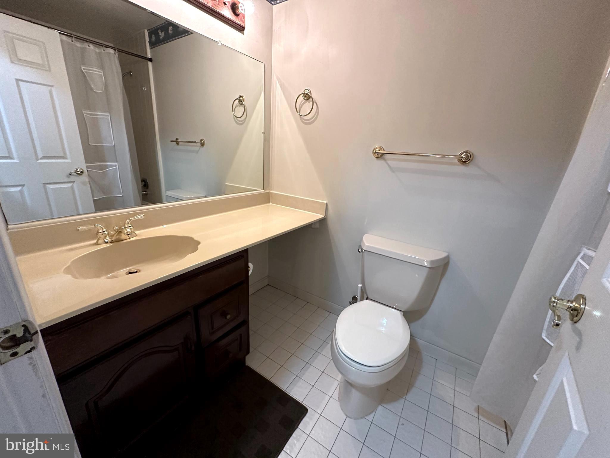 WILLIAMSBURG GARDENS - Residential Lease