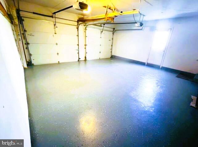 WILLIAMSBURG GARDENS - Residential Lease