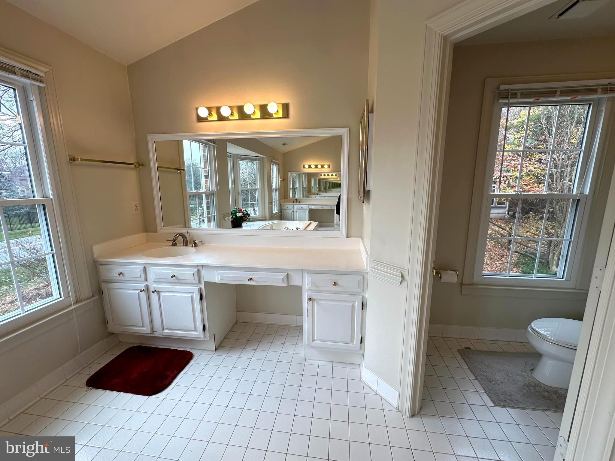 WILLIAMSBURG GARDENS - Residential Lease