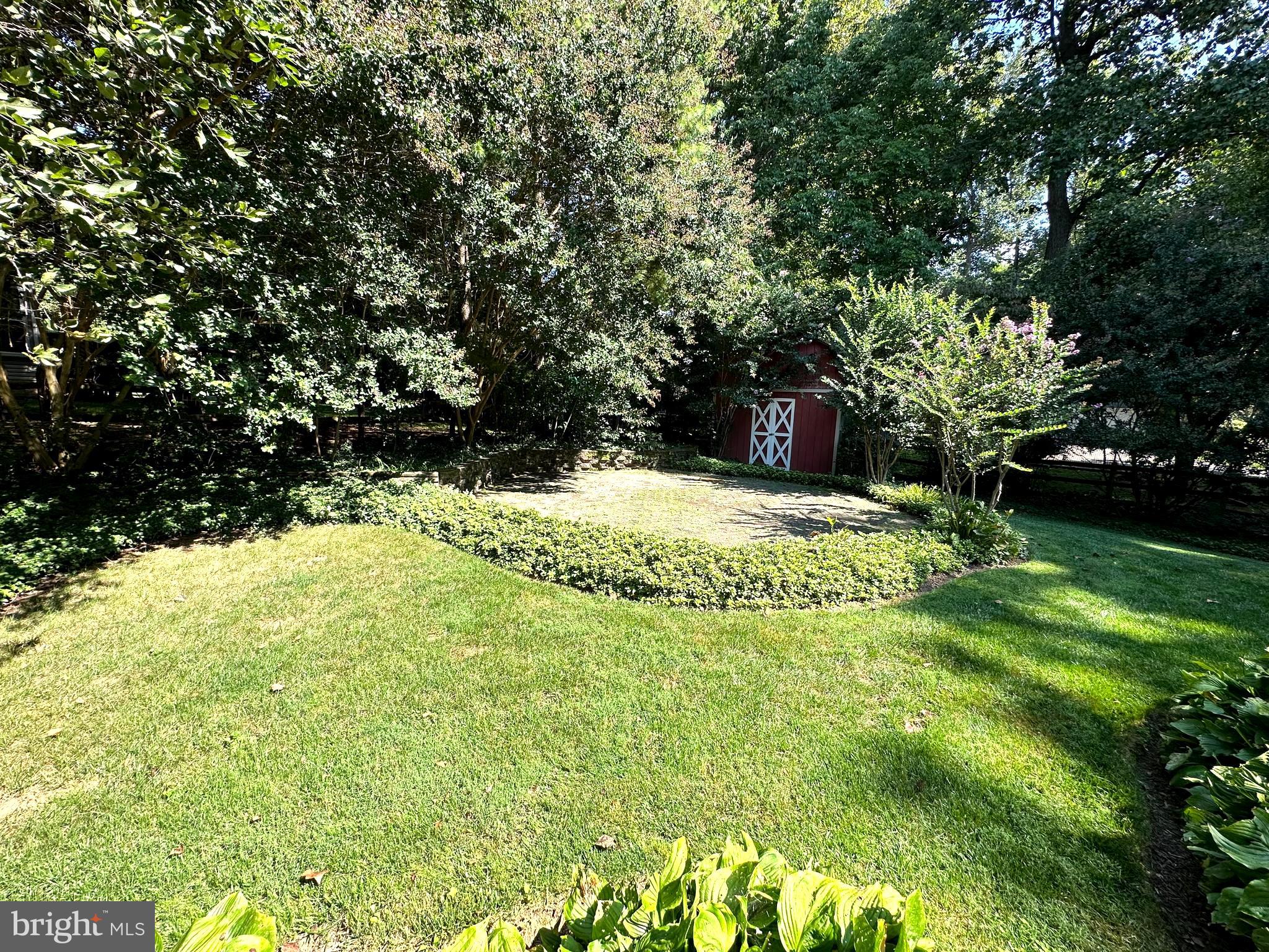 WILLIAMSBURG GARDENS - Residential Lease