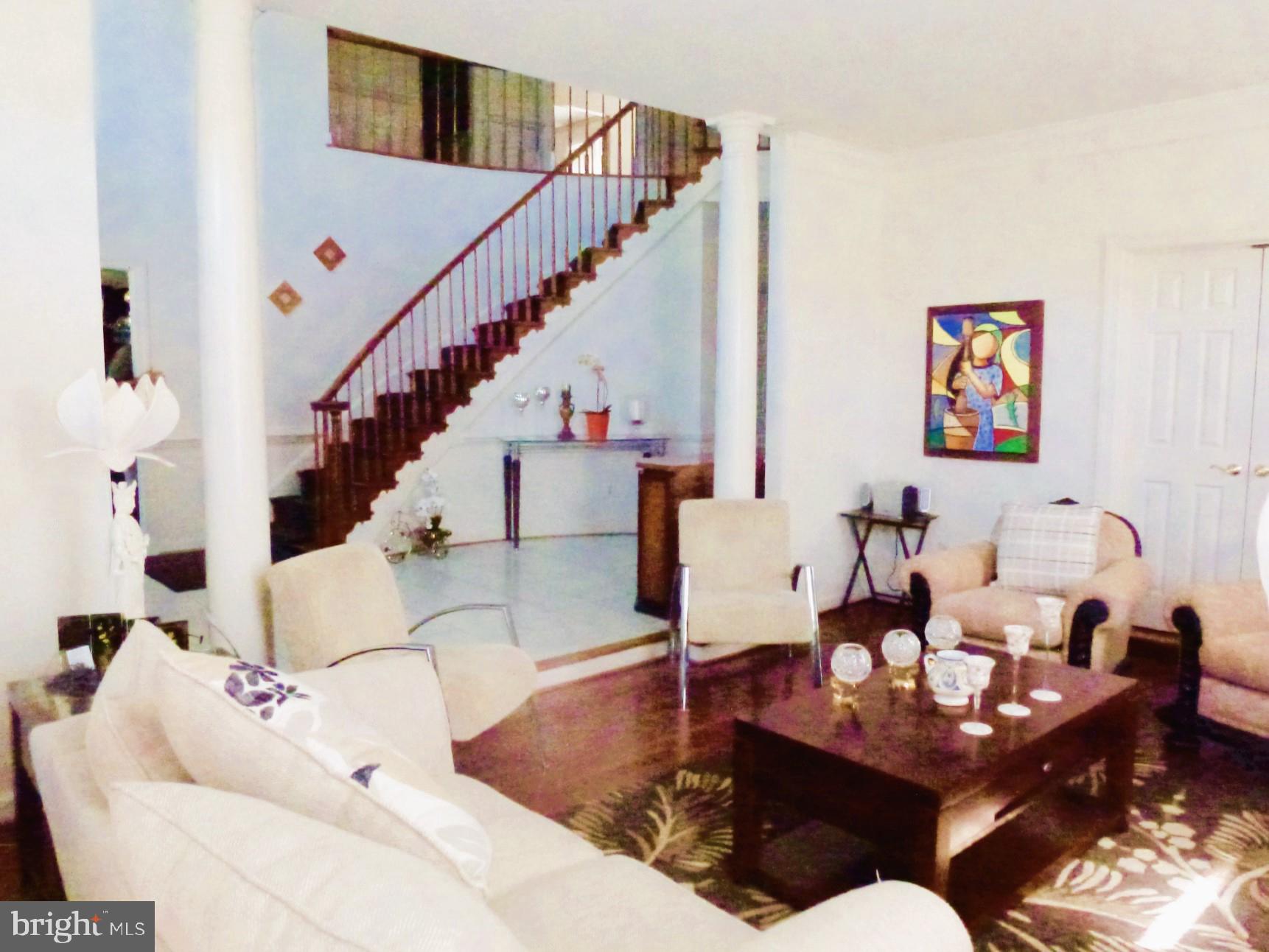 WILLIAMSBURG GARDENS - Residential Lease