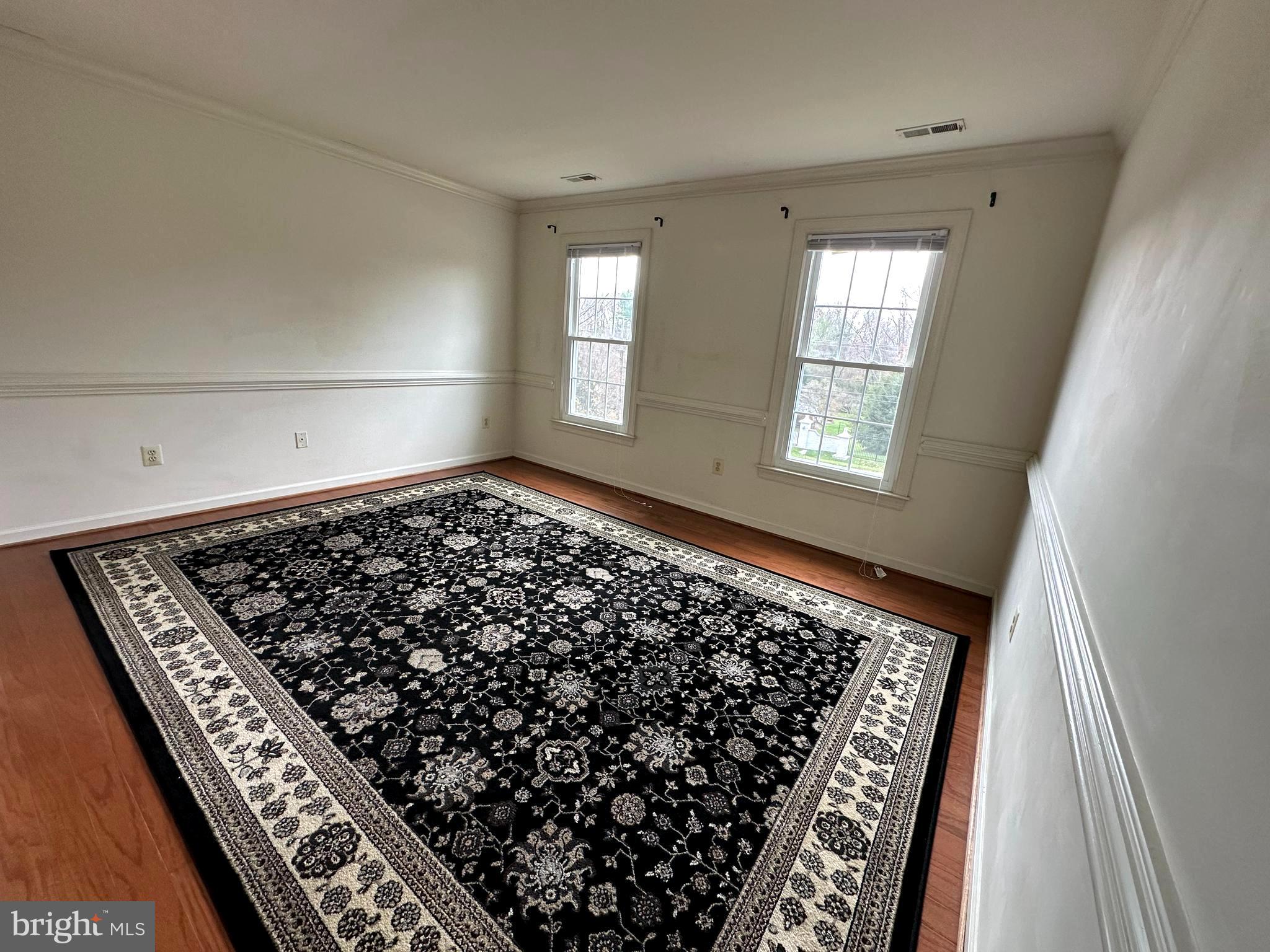 WILLIAMSBURG GARDENS - Residential Lease