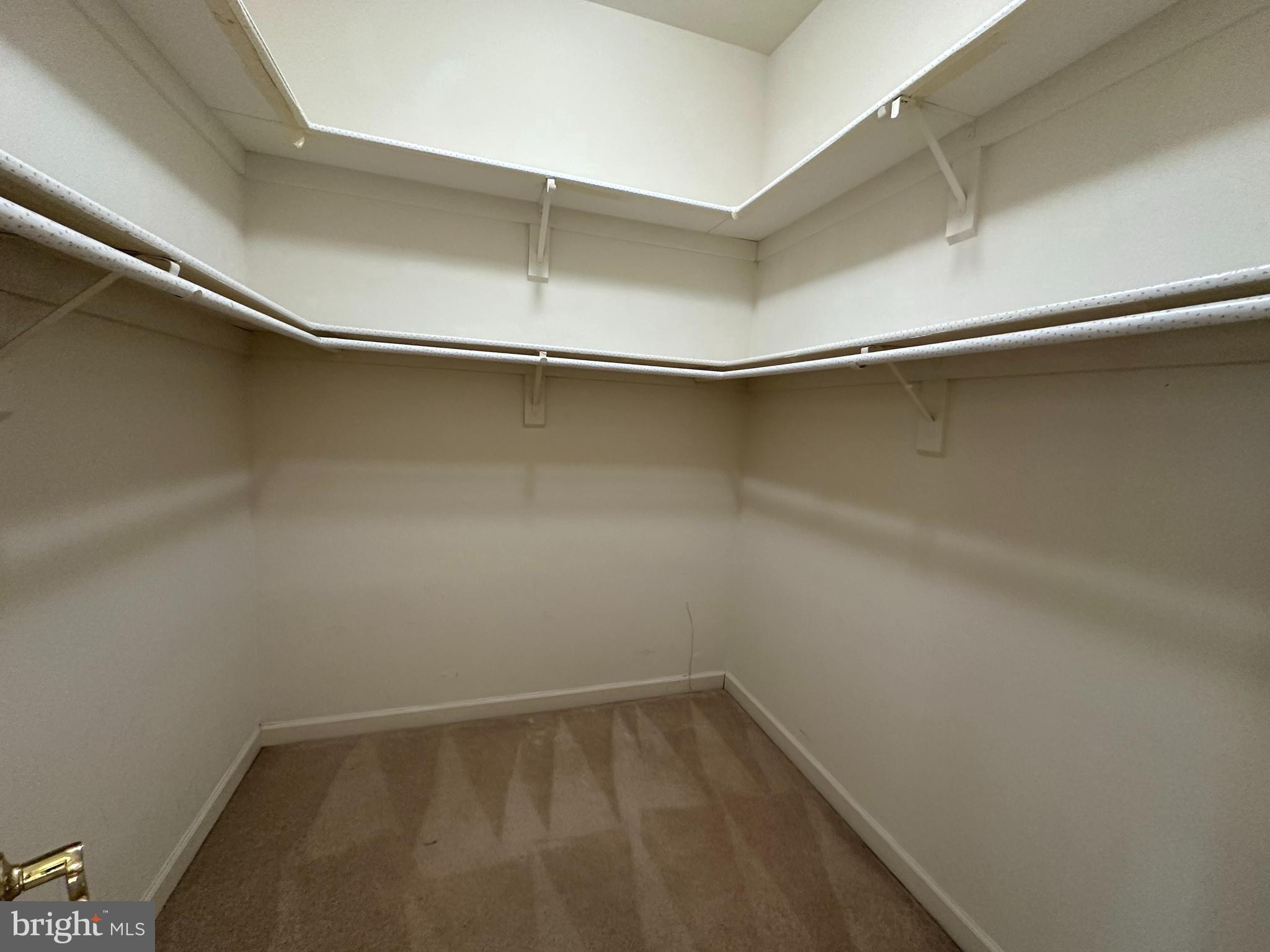 WILLIAMSBURG GARDENS - Residential Lease