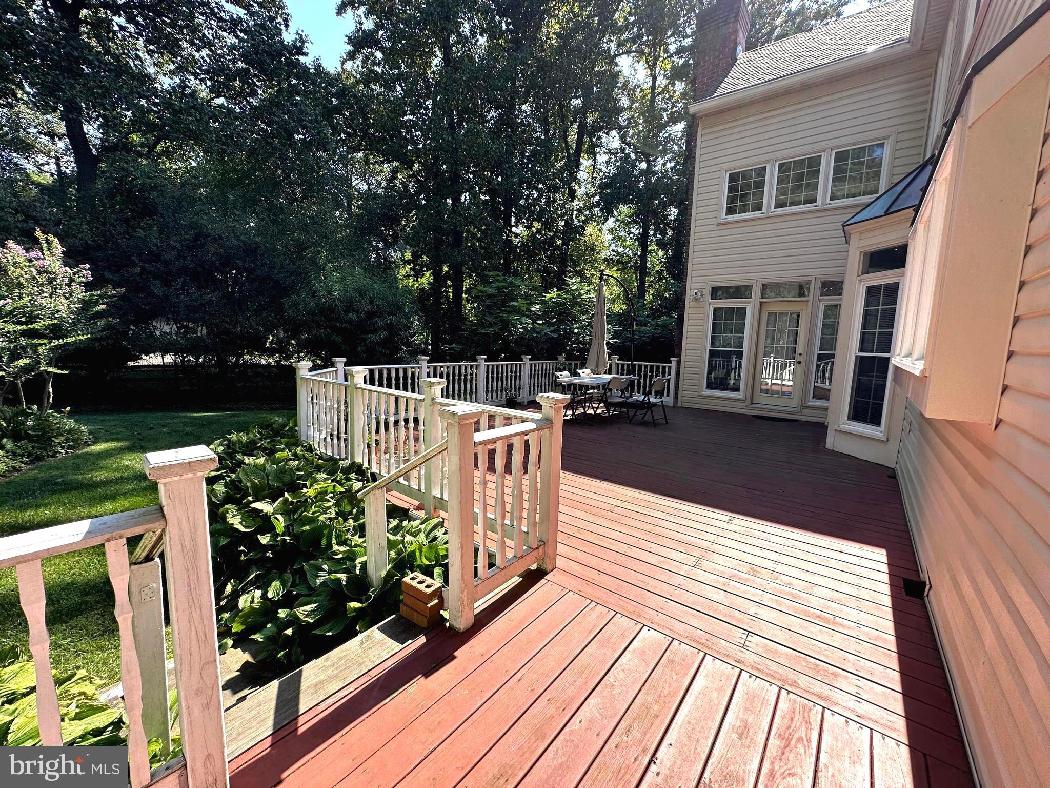 WILLIAMSBURG GARDENS - Residential Lease