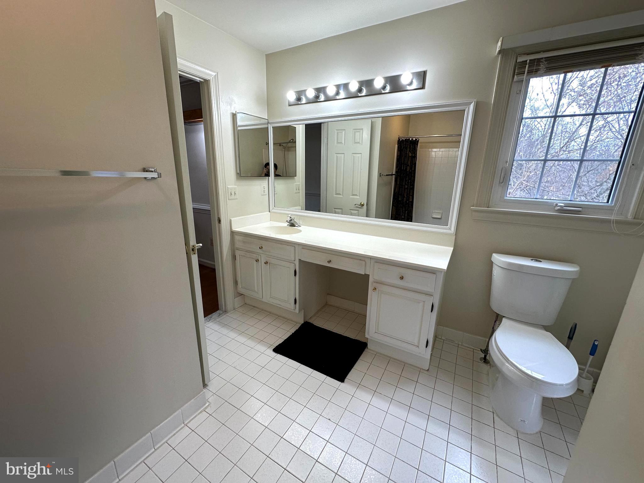 WILLIAMSBURG GARDENS - Residential Lease