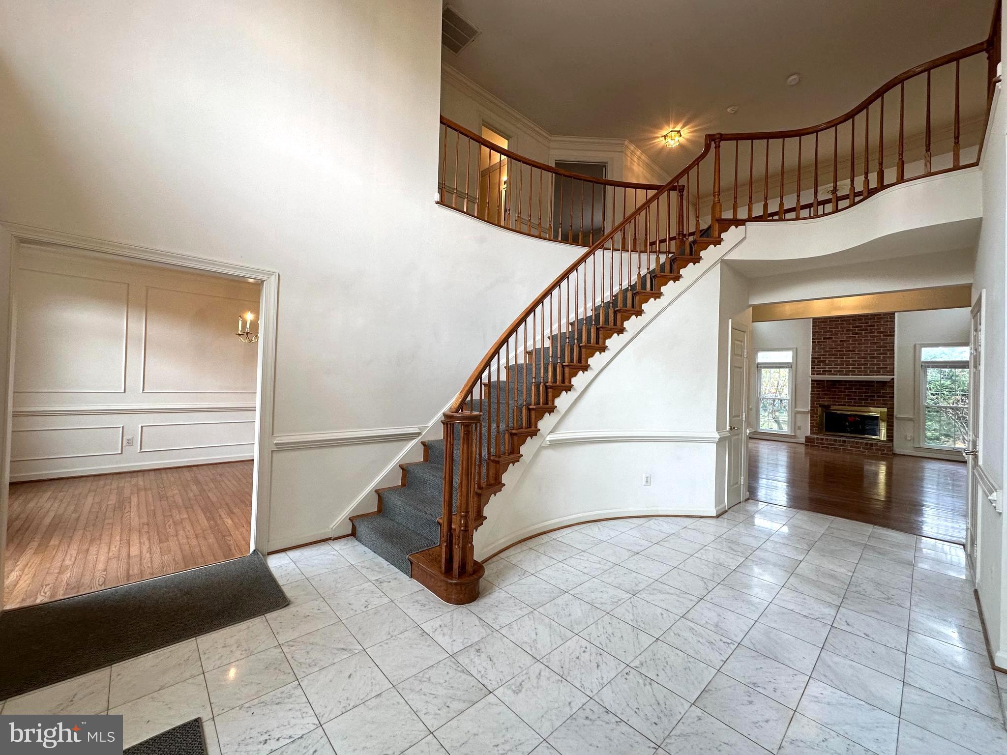 WILLIAMSBURG GARDENS - Residential Lease