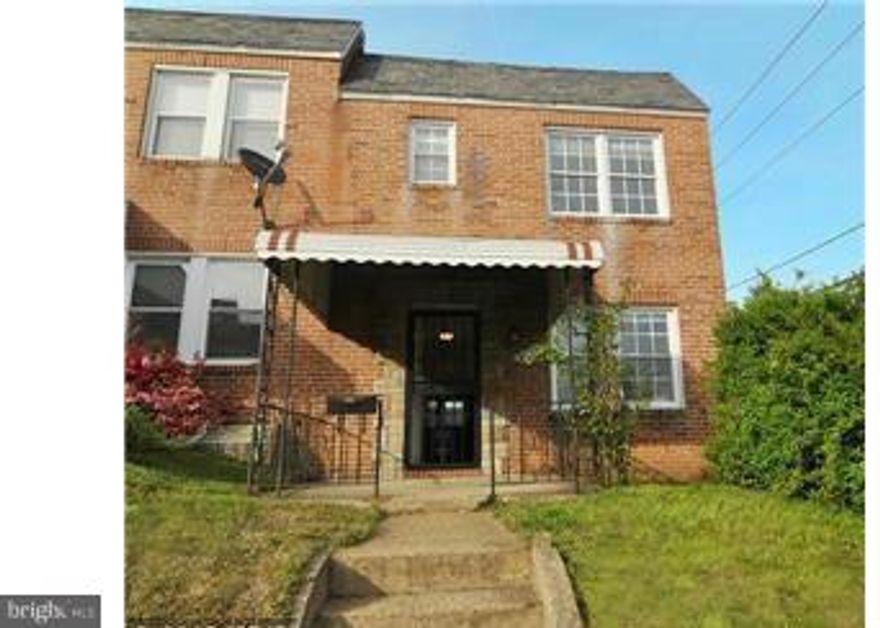 Bring your imagination, this home has great potential!  With some renovation and updating it could remain 2 apartments, great income, live in one - rent the other or convert back to a family home. Hardwood floors, original trim & interior doors and spacious rooms. Close the transit, grocery stores and restaurants.