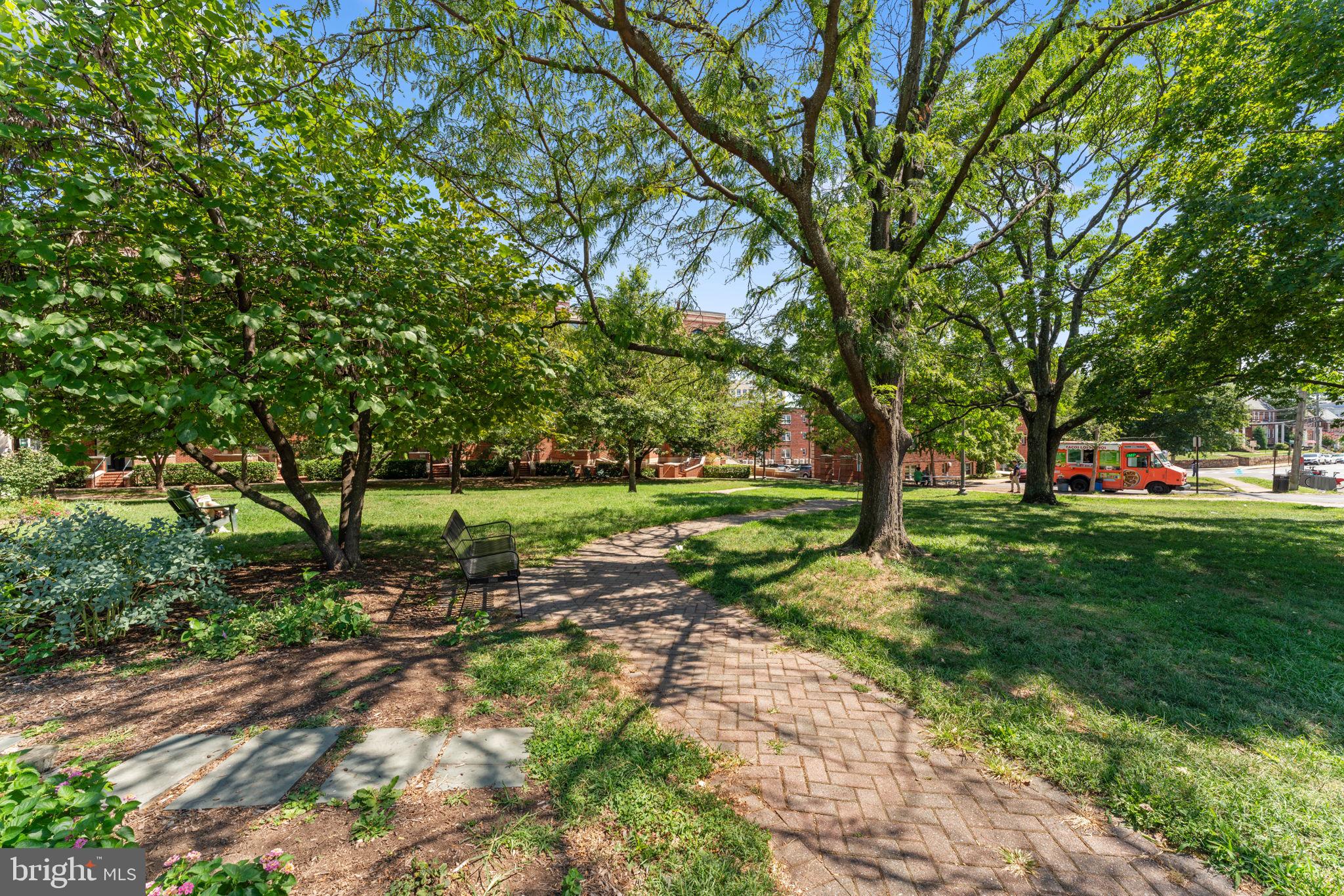 ROSSLYN - Residential Lease