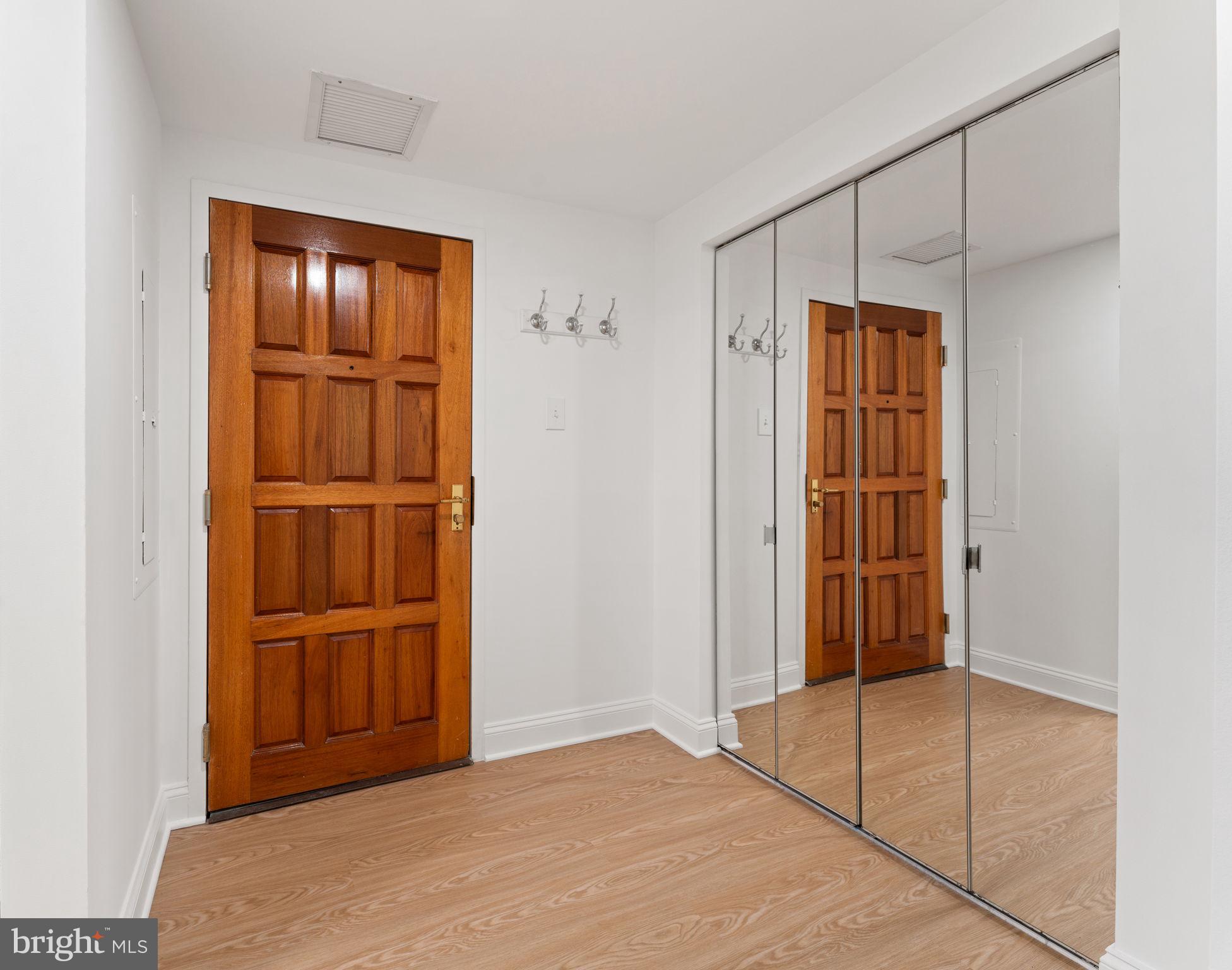 ROSSLYN - Residential Lease