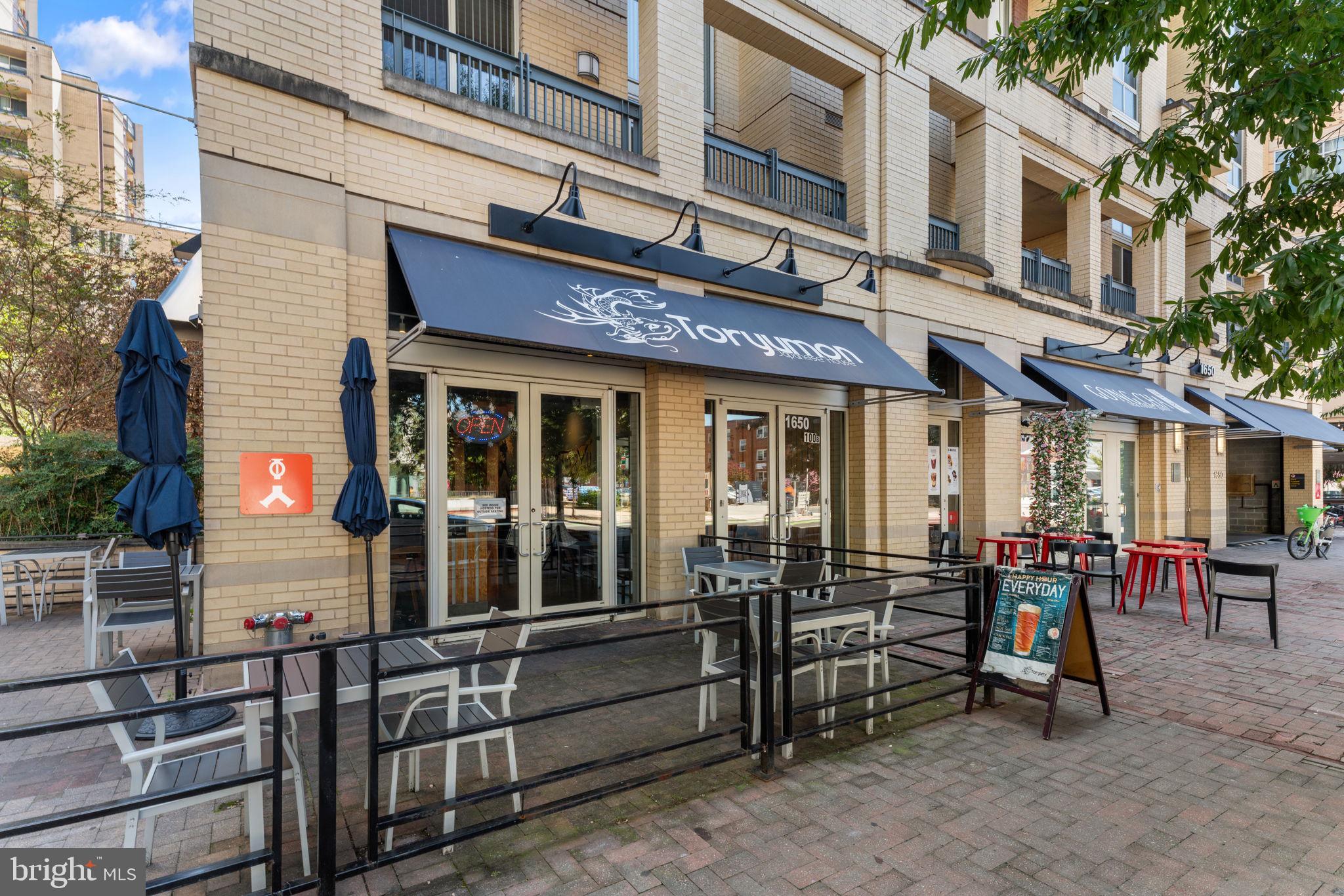 ROSSLYN - Residential Lease