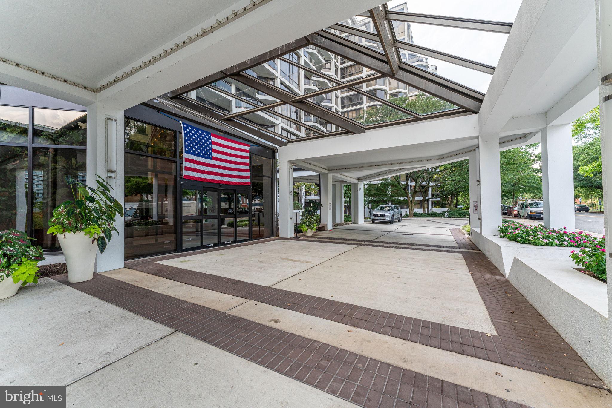 ROSSLYN - Residential Lease