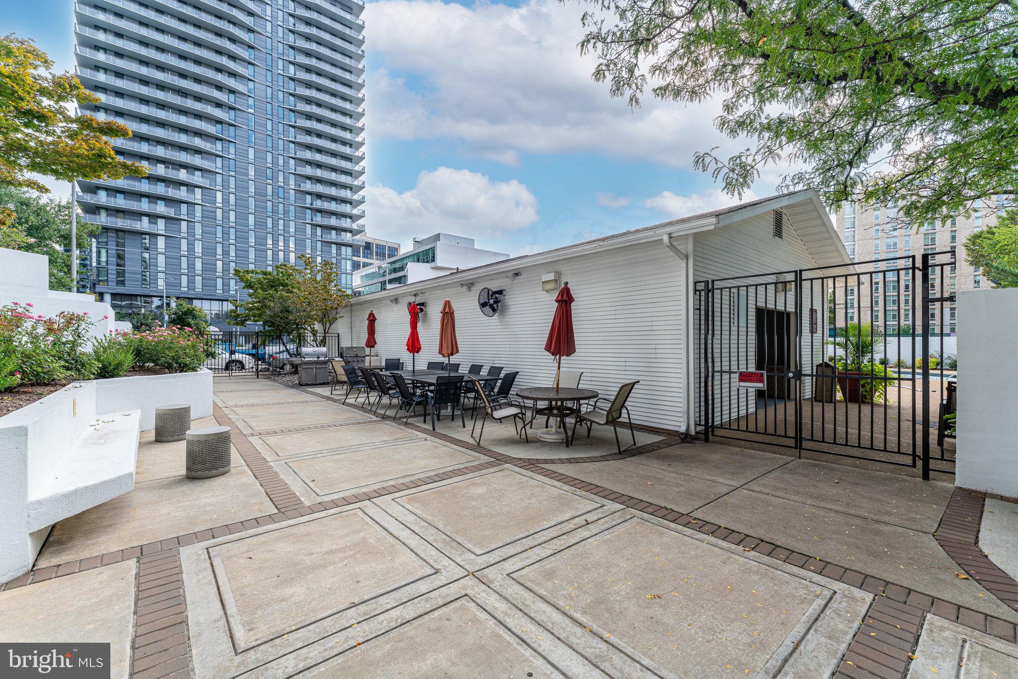 ROSSLYN - Residential Lease