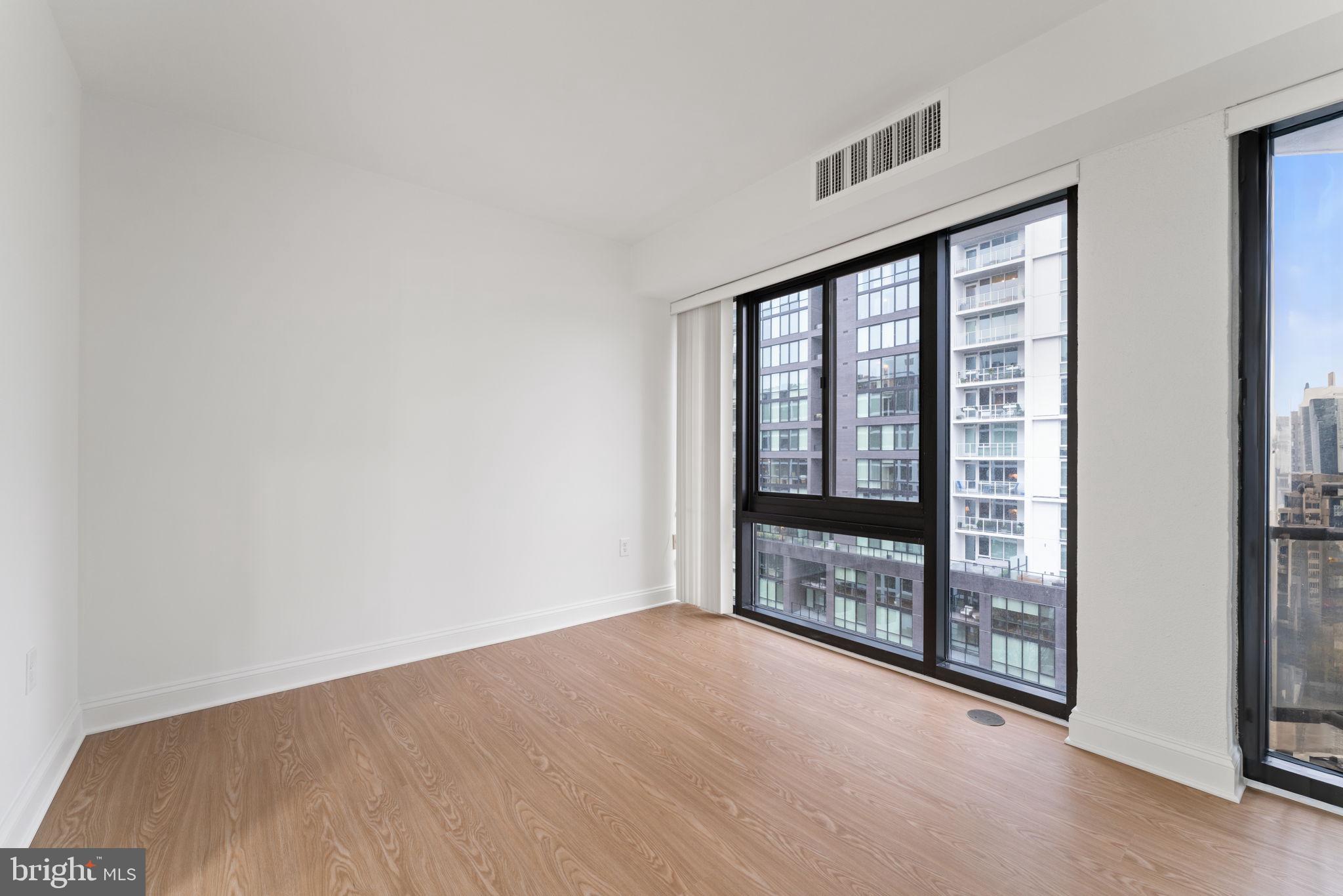 ROSSLYN - Residential Lease