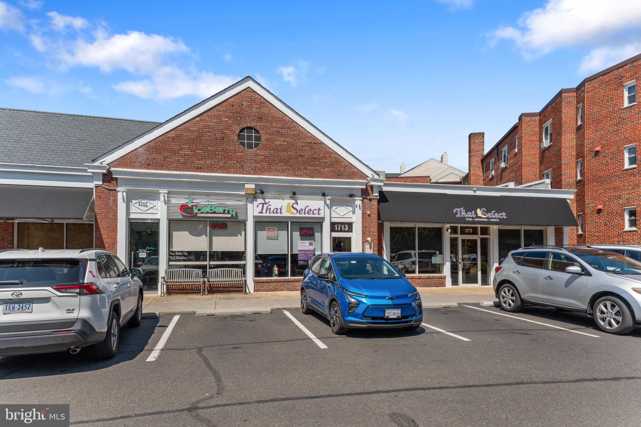 ROSSLYN - Residential Lease