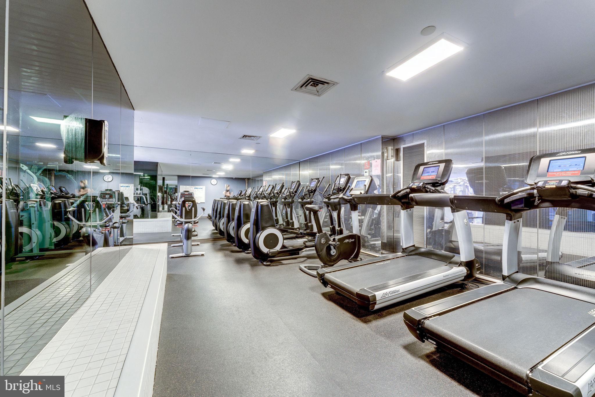 ROSSLYN - Residential Lease