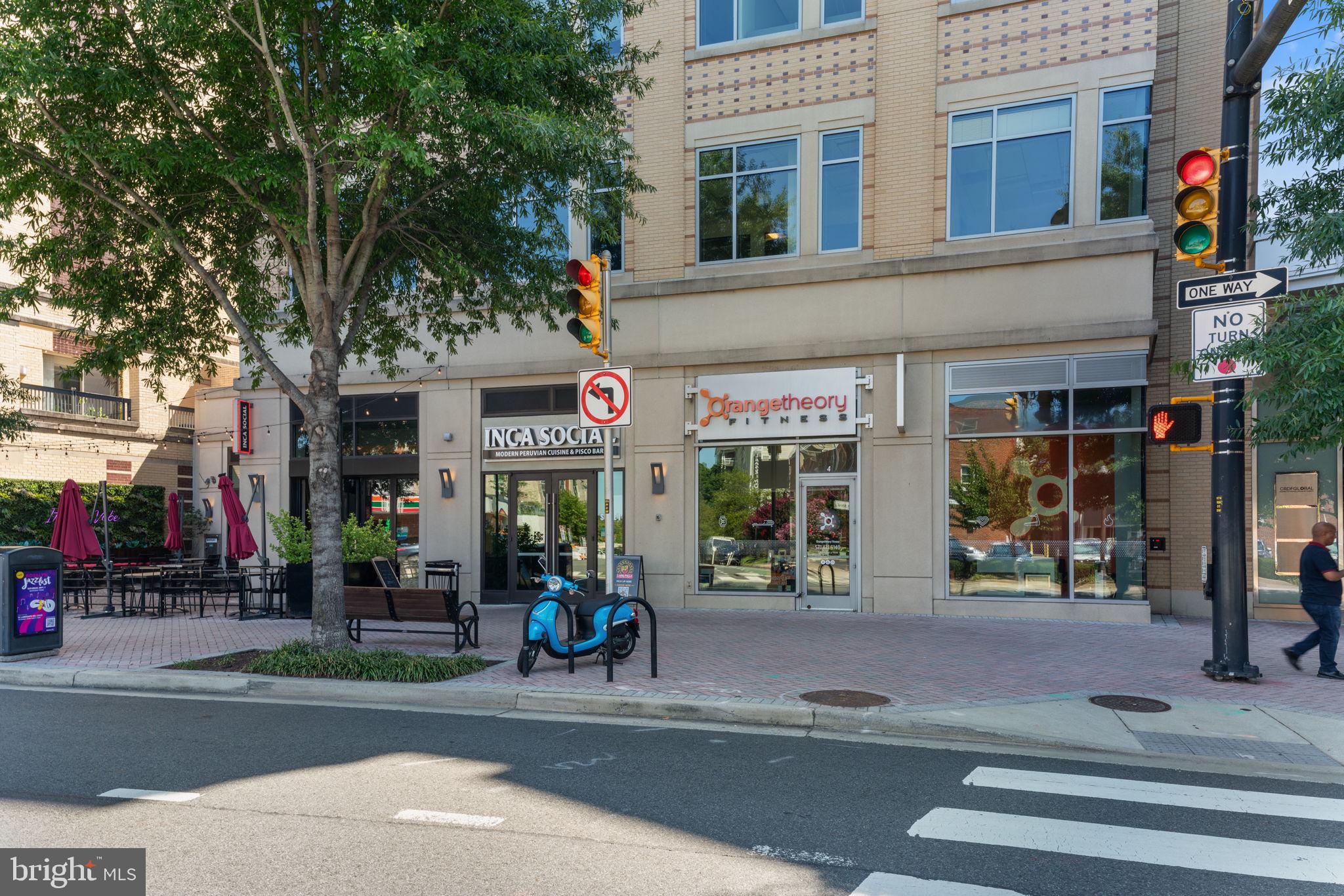 ROSSLYN - Residential Lease