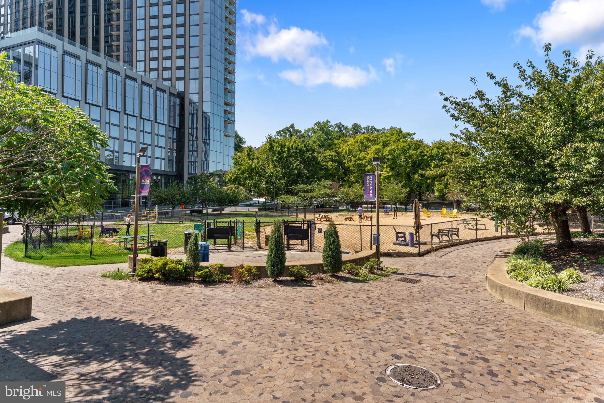 ROSSLYN - Residential Lease