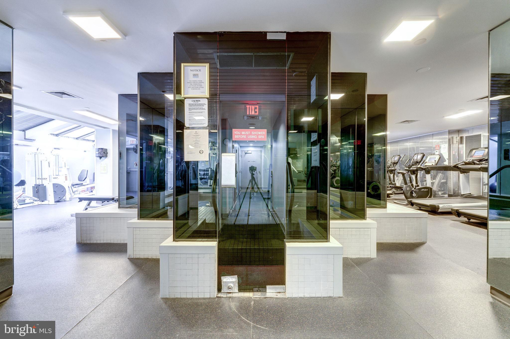 ROSSLYN - Residential Lease