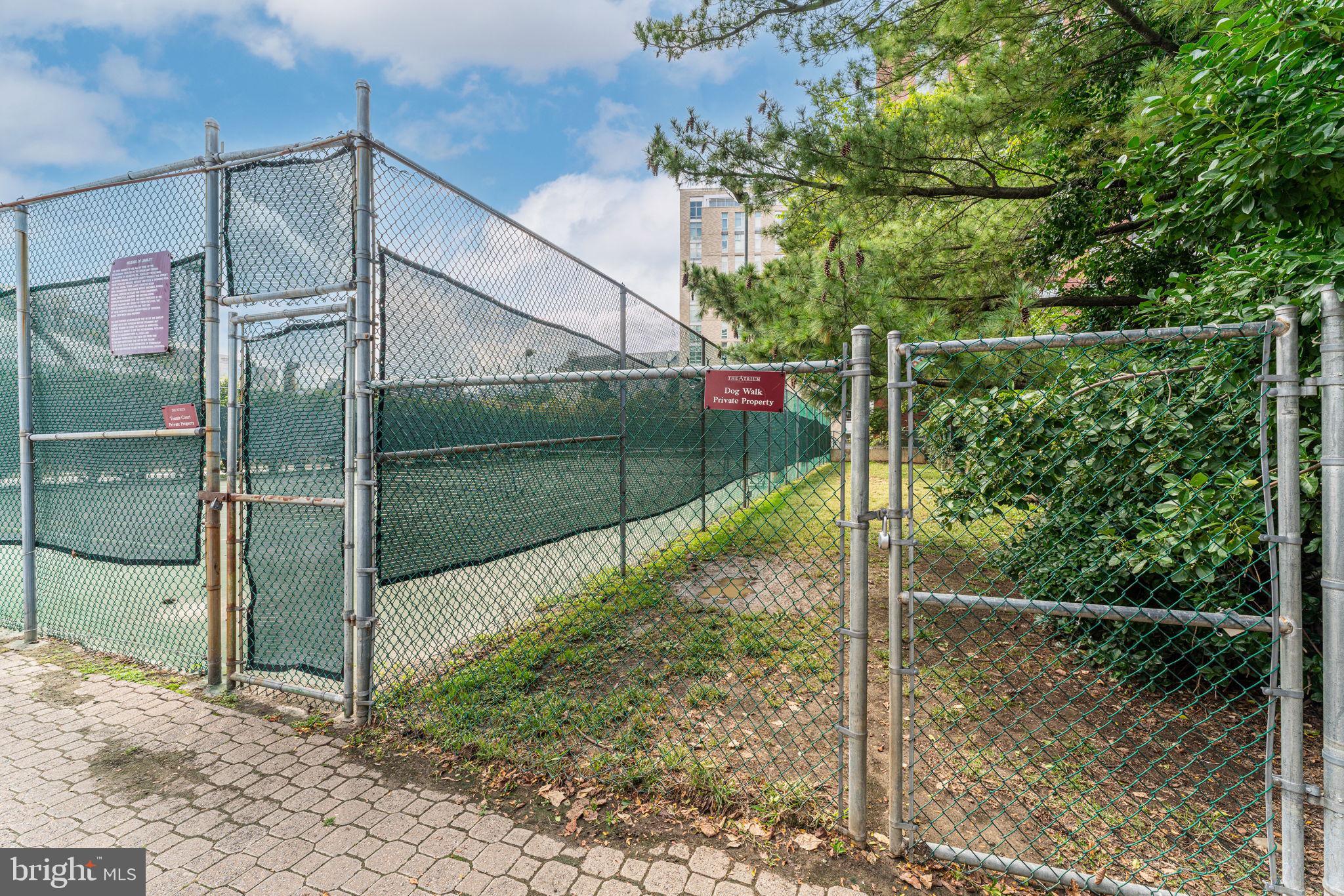 ROSSLYN - Residential Lease