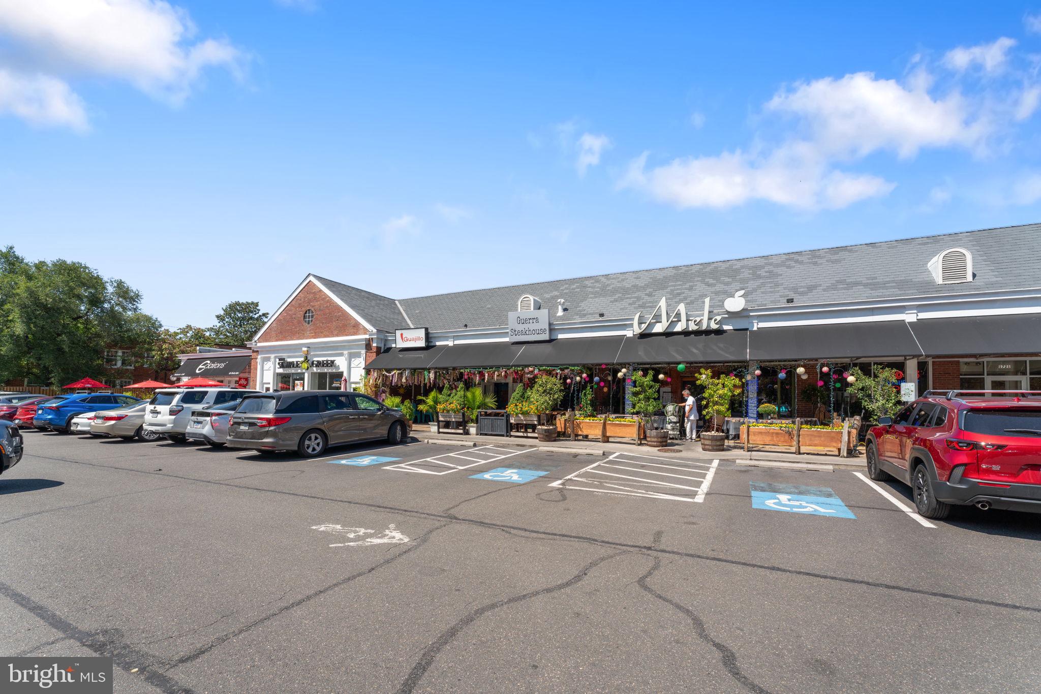 ROSSLYN - Residential Lease