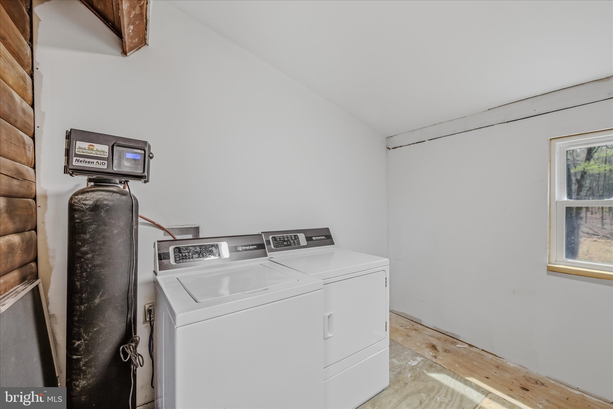 DEER SPRING WOODS - Residential