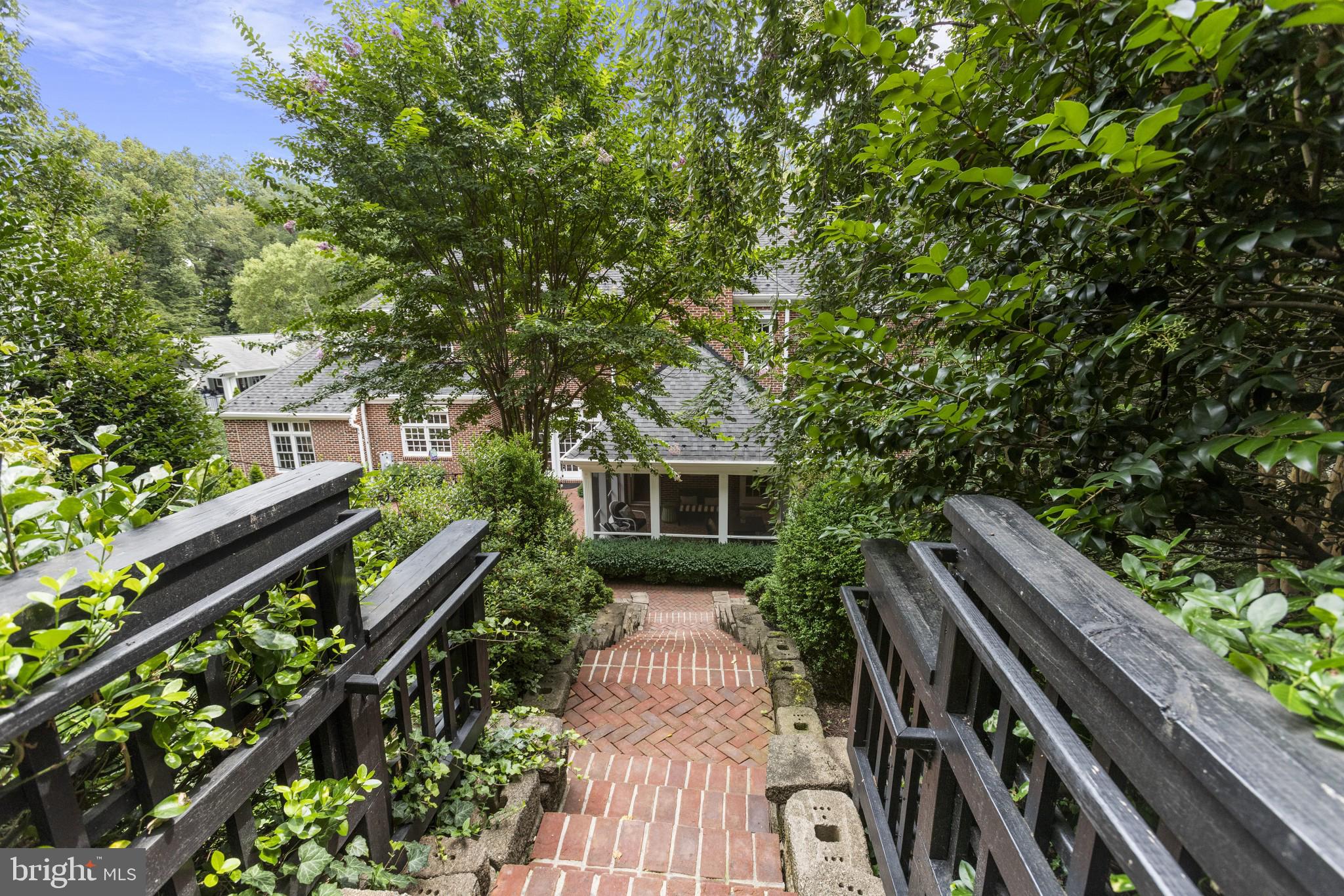 WOODMONT - Residential