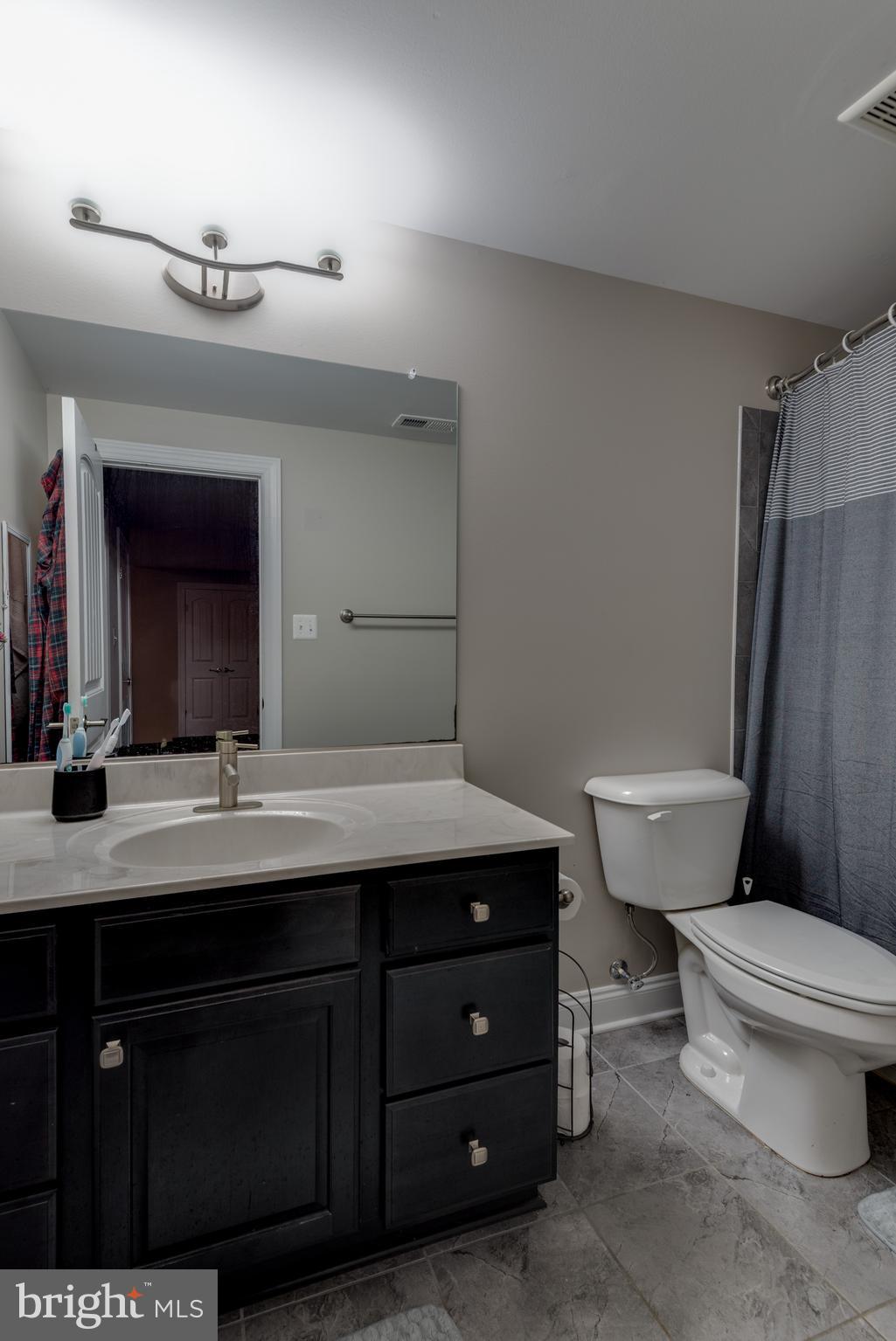 OAKLAND HALL - Residential